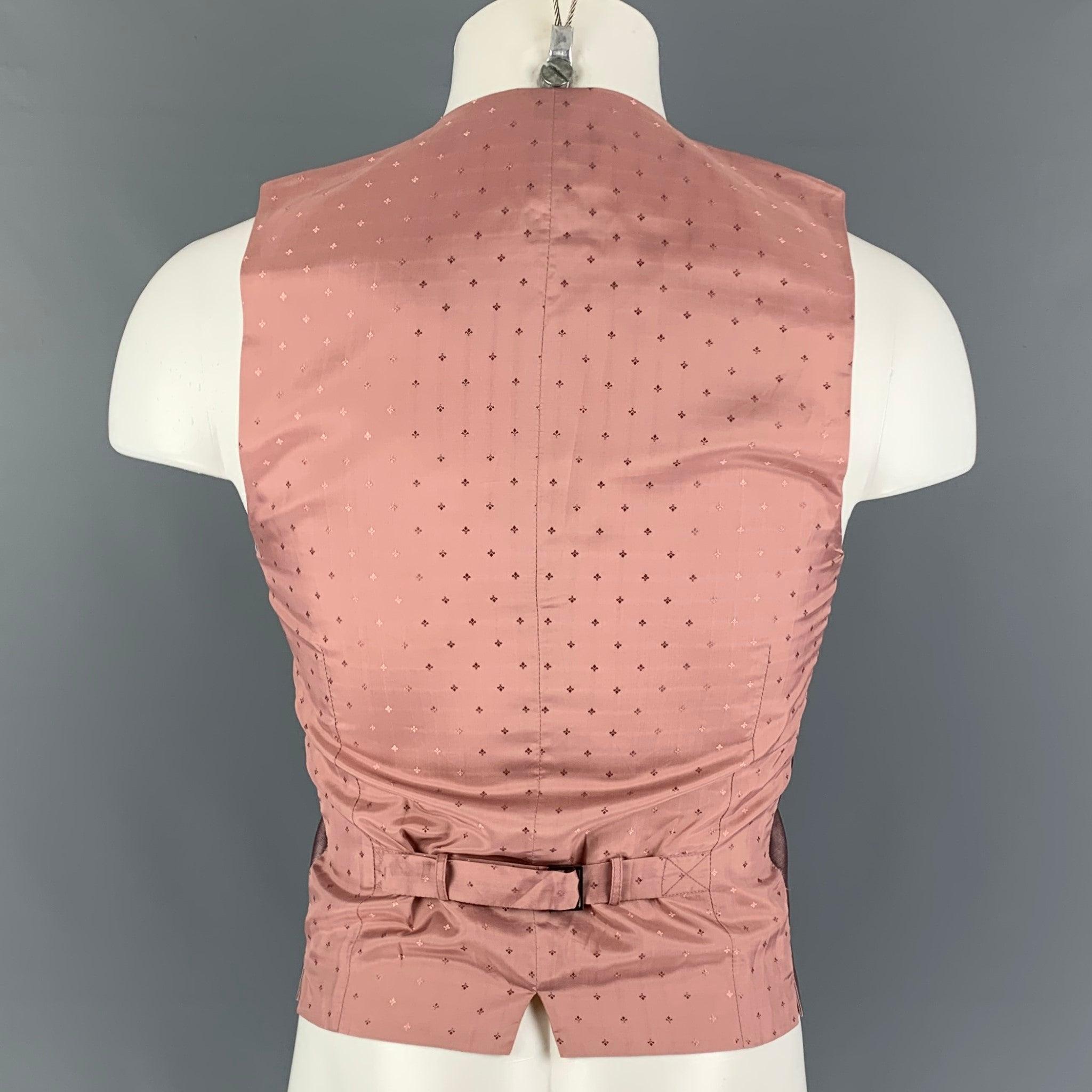 DOLCE & GABBANA Size 36 Mauve Silk Buttoned Vest In Good Condition For Sale In San Francisco, CA