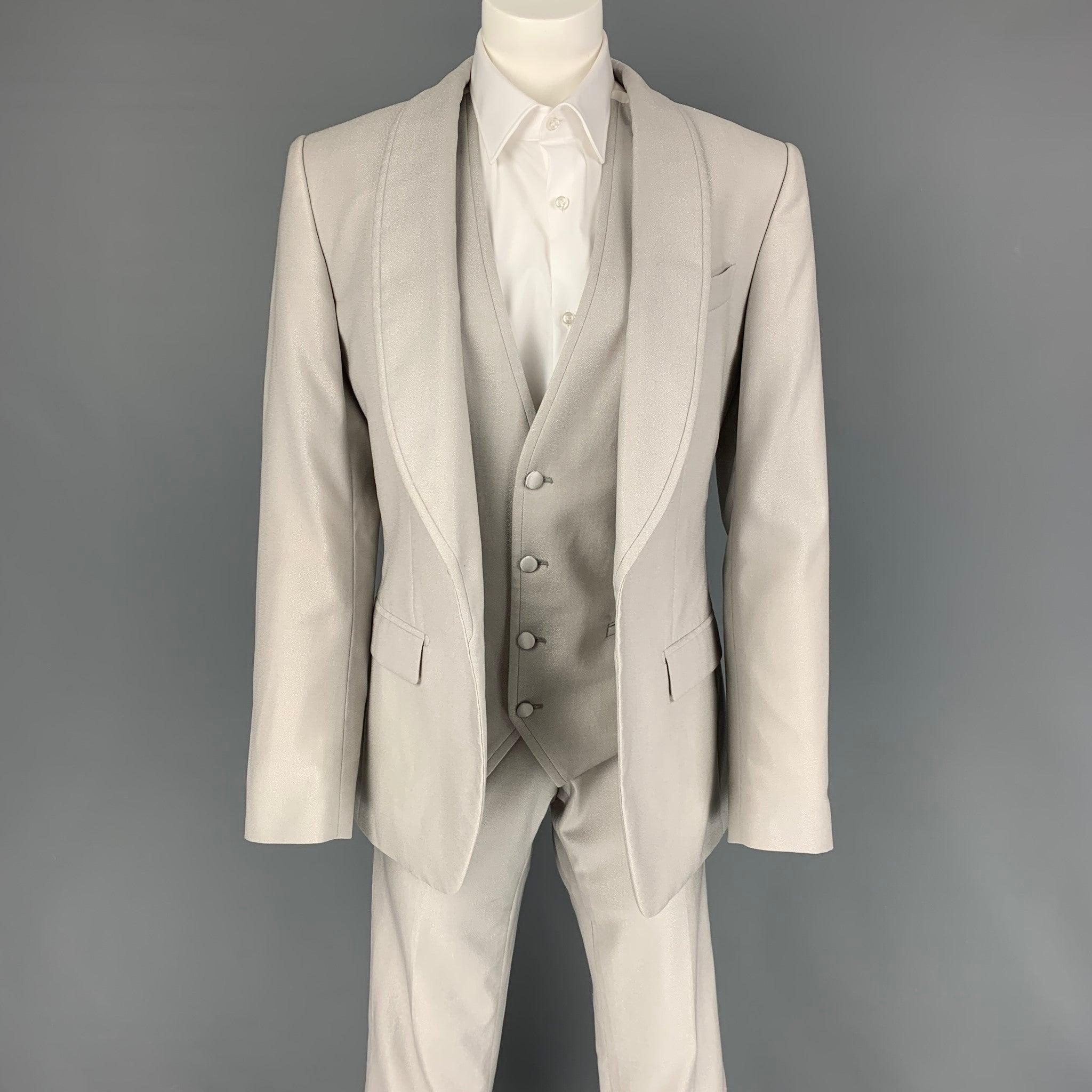 DOLCE & GABBANA Size 36 Regular Grey Wool Silk Shawl Lapel 3 Piece Suit In Good Condition For Sale In San Francisco, CA