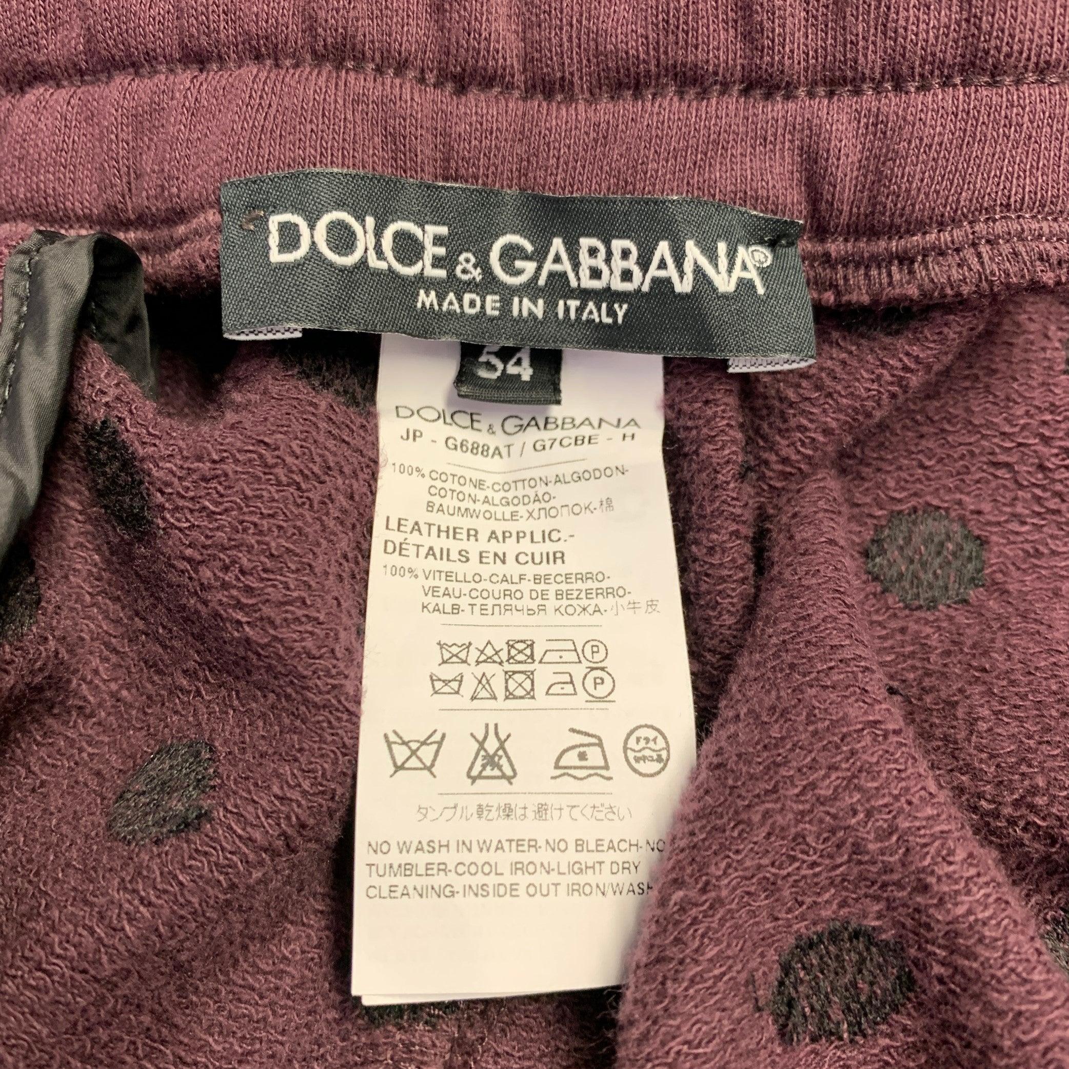 DOLCE & GABBANA Size 38 Burgundy Black Polka Dot Cotton Sweatpants Casual Pants In Excellent Condition For Sale In San Francisco, CA