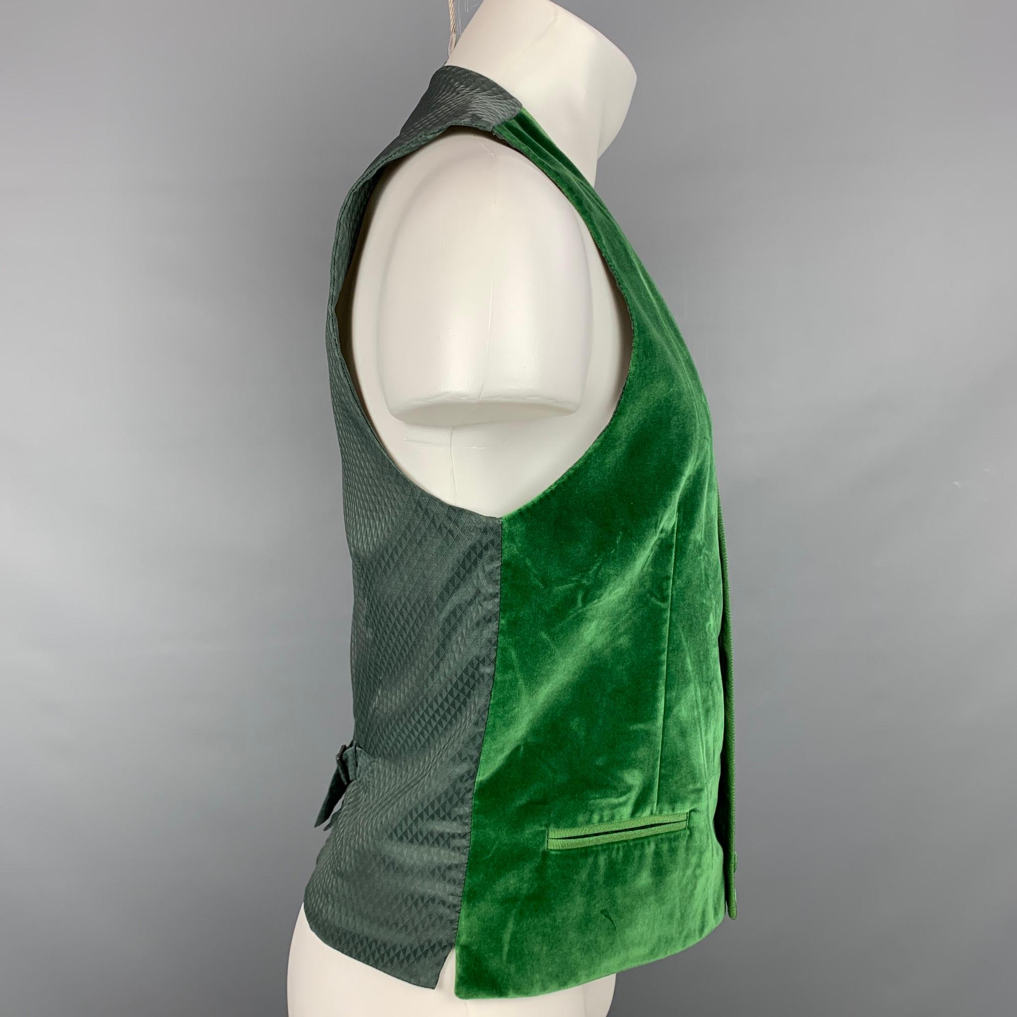 DOLCE & GABBANA Size 38 Green Velvet Cotton Buttoned Vest In Good Condition In San Francisco, CA