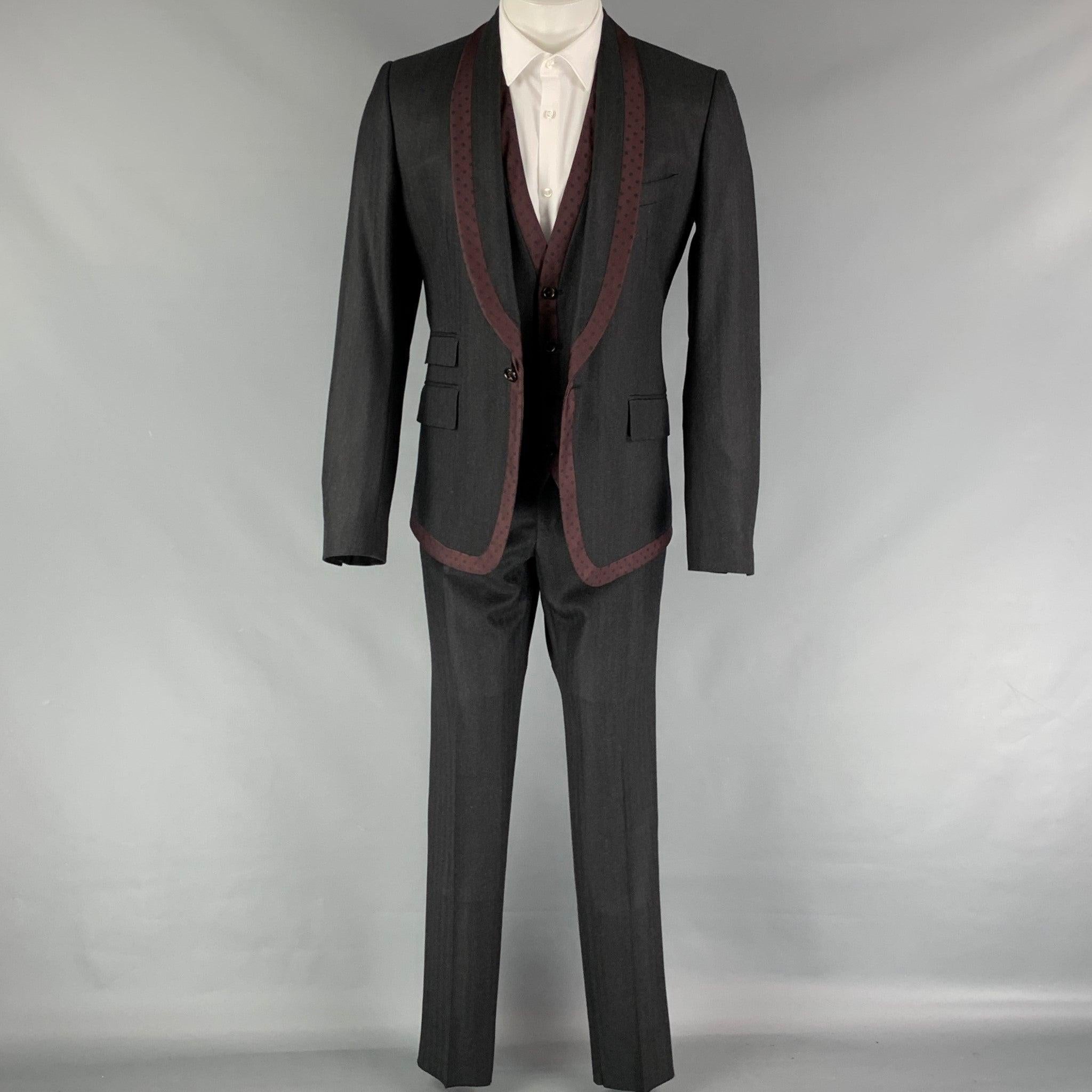 DOLCE & GABBANA Size 38 Grey Burgundy Polka Dot Virgin Wool 3 Piece Suit In Good Condition For Sale In San Francisco, CA