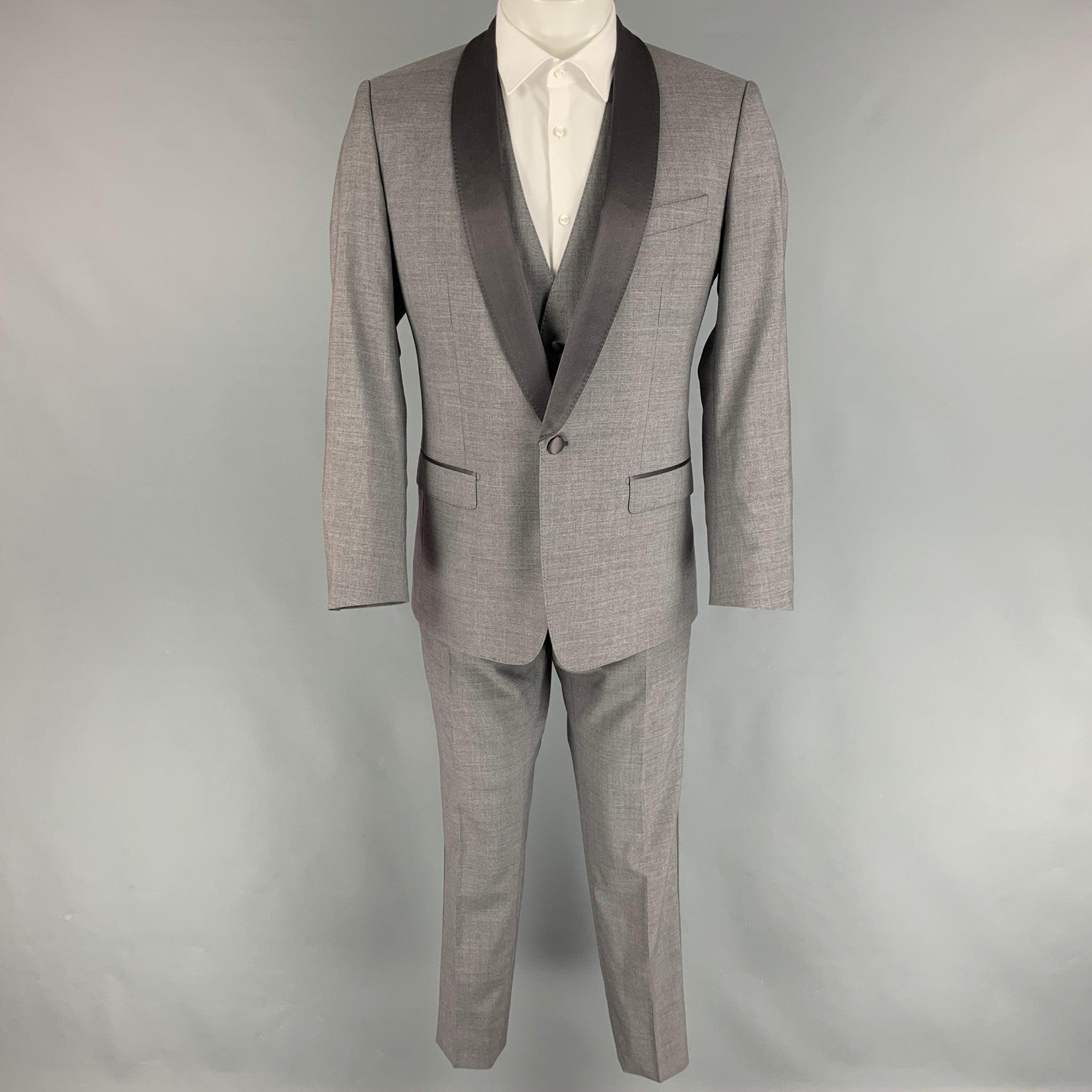 DOLCE & GABBANA Size 38 Grey Wool Blend Shawl Collar 3 Piece Tuxedo Suit In Excellent Condition For Sale In San Francisco, CA