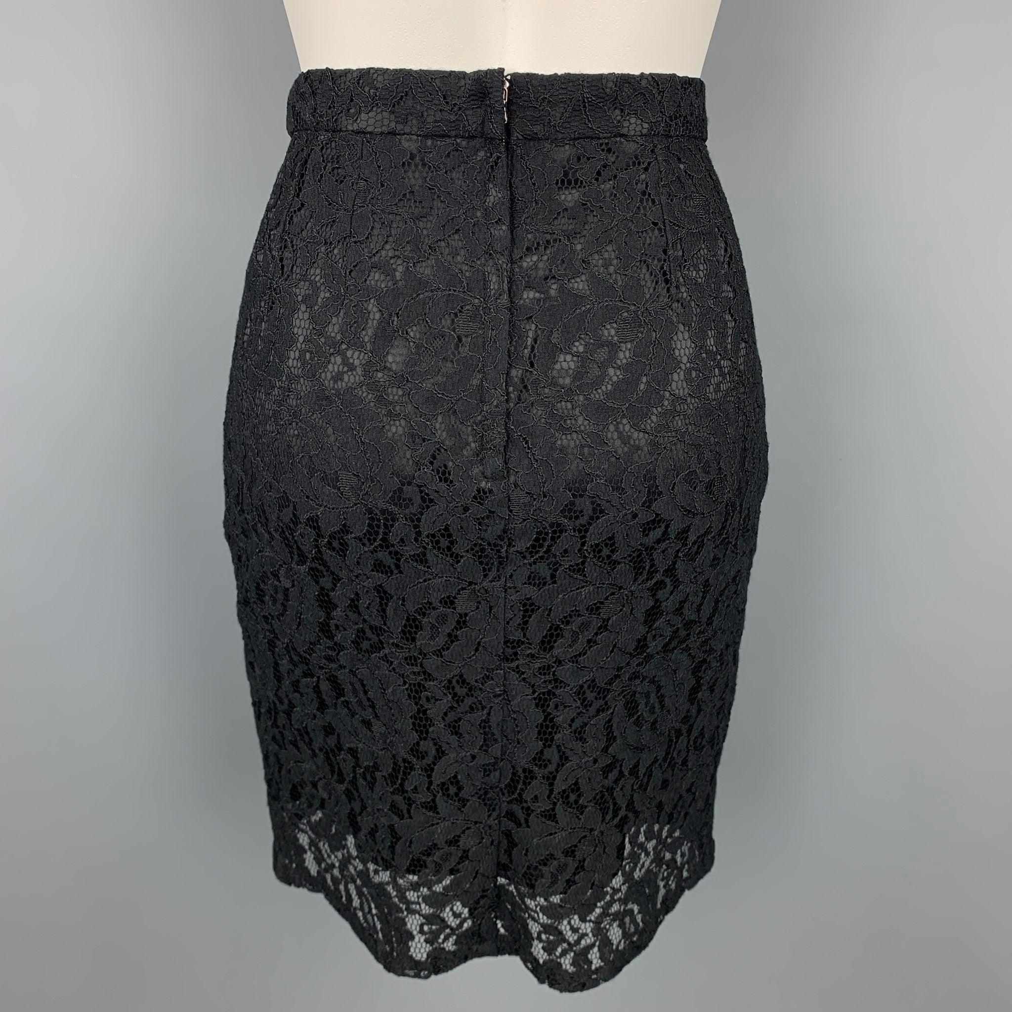 DOLCE & GABBANA Size 4 Black Lace Pencil Skirt In Good Condition For Sale In San Francisco, CA