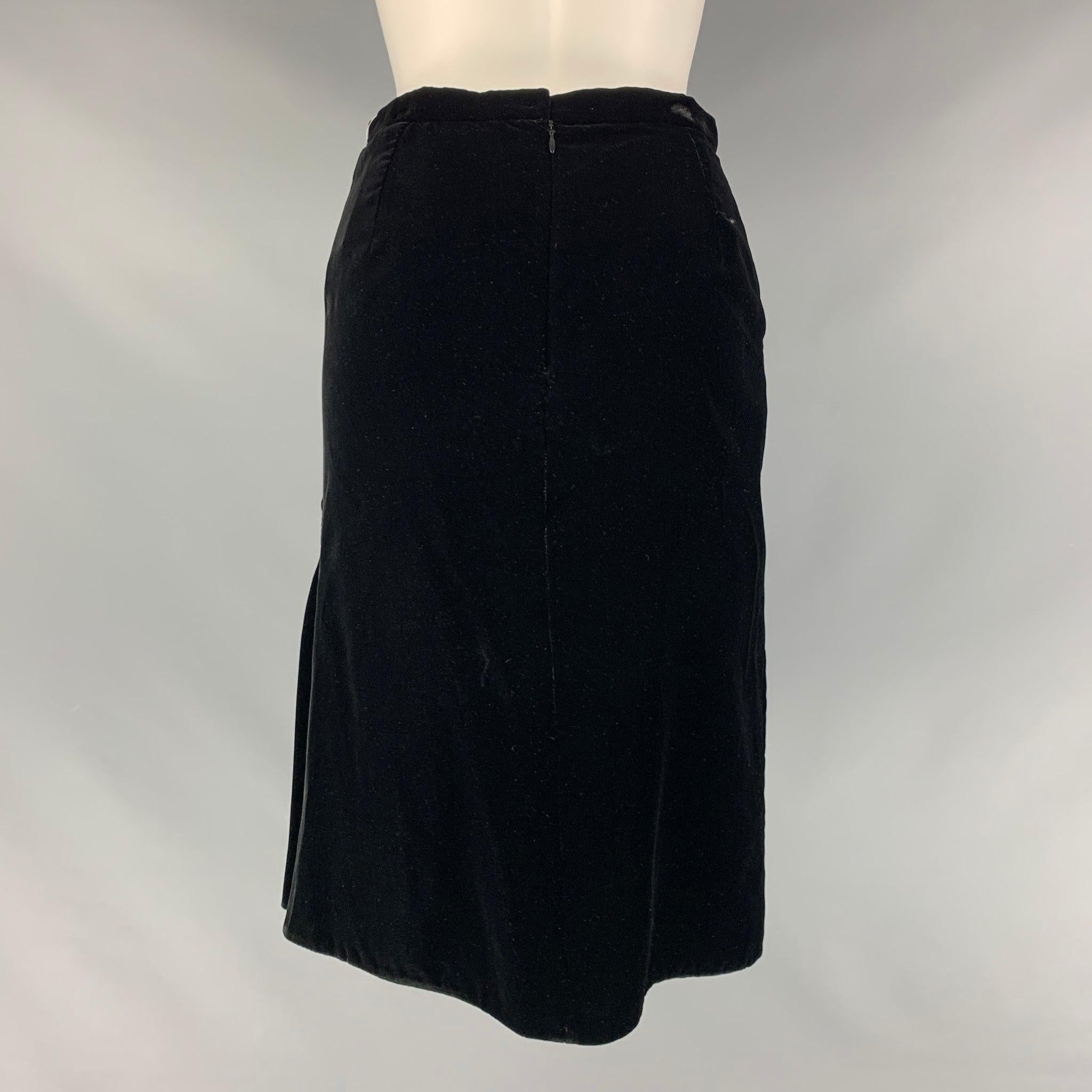 DOLCE & GABBANA Size 4 Black Viscose & Silk Solid Pleated Skirt In Excellent Condition For Sale In San Francisco, CA