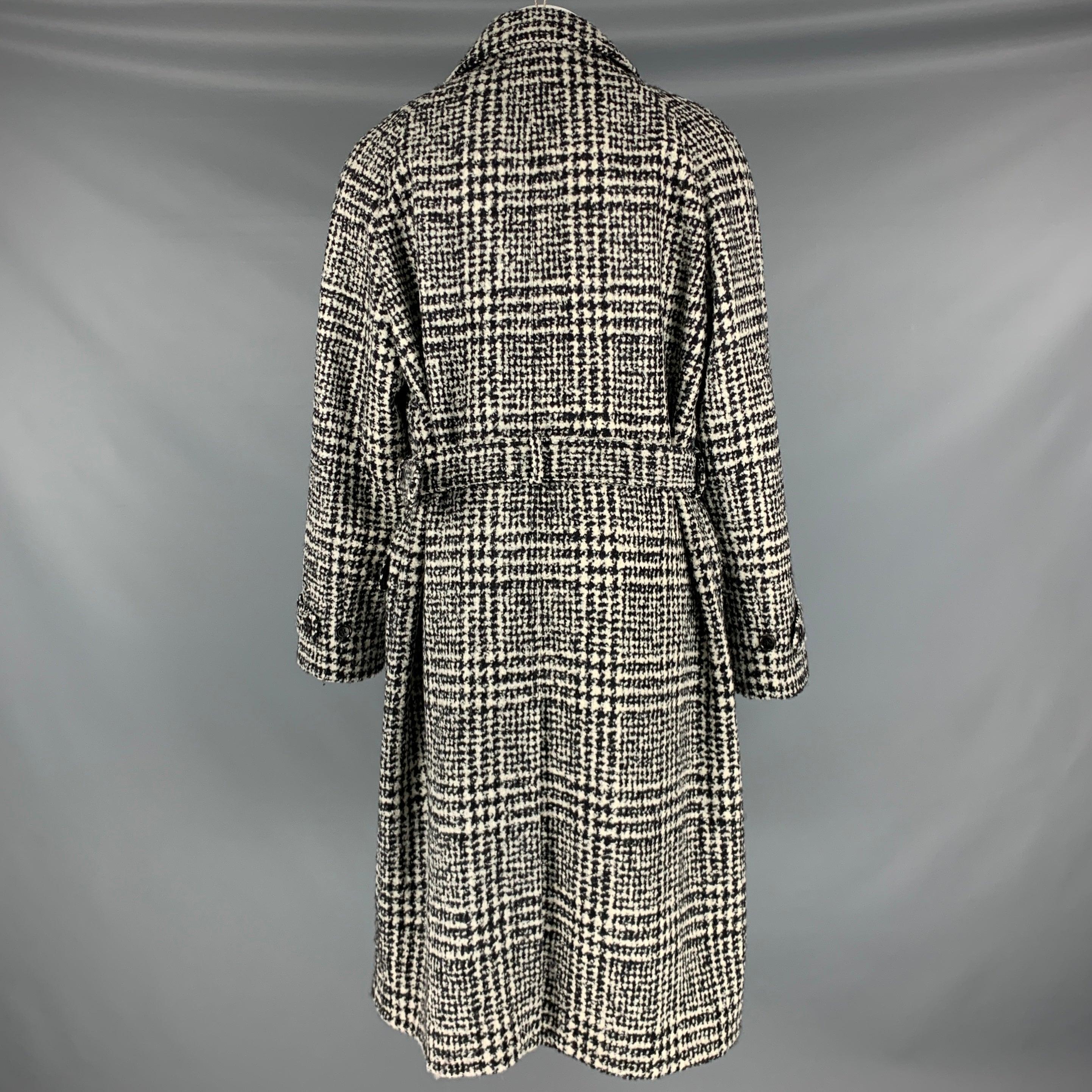 DOLCE & GABBANA Size 40 Black White Plaid Belted Coat In Good Condition For Sale In San Francisco, CA