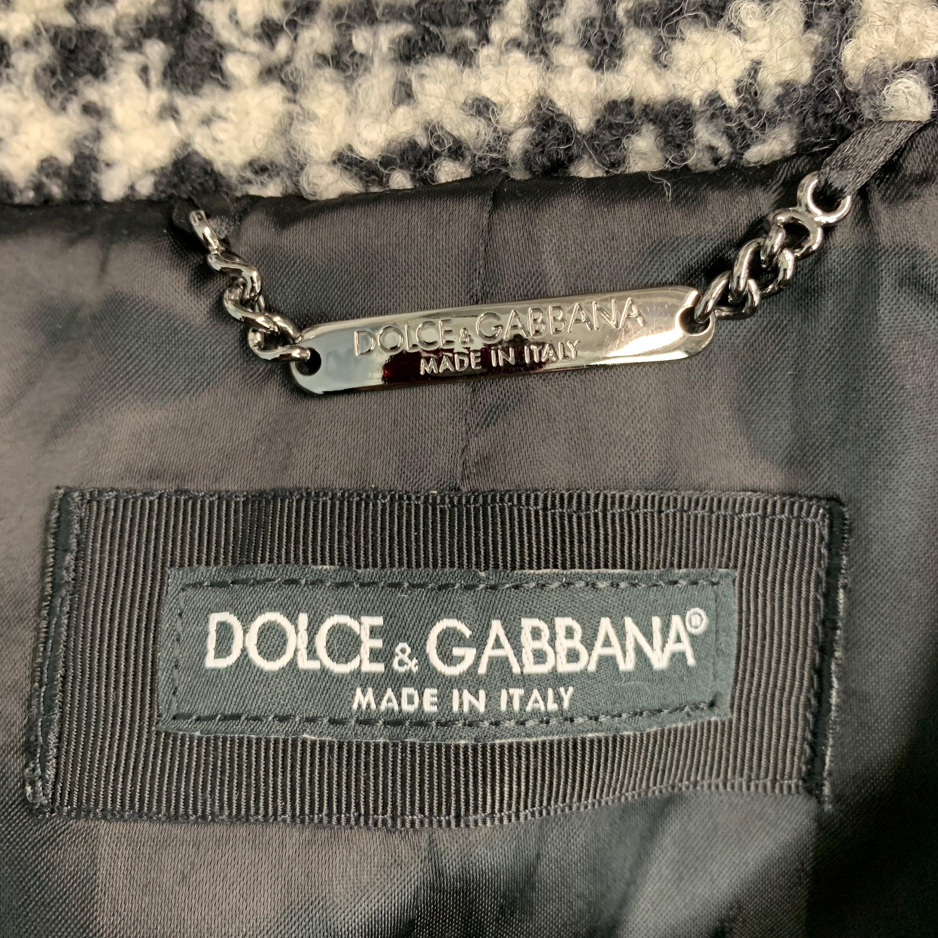 DOLCE & GABBANA Größe 40 Schwarz-Weiß karierter Mantel mit Gürtel im Angebot 1