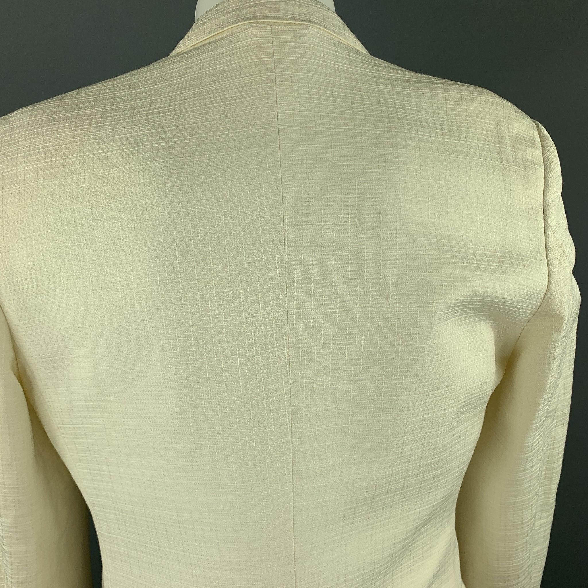 DOLCE & GABBANA Size 40 Cream Textured Cotton / Silk Peak Lapel Sport Coat For Sale 3