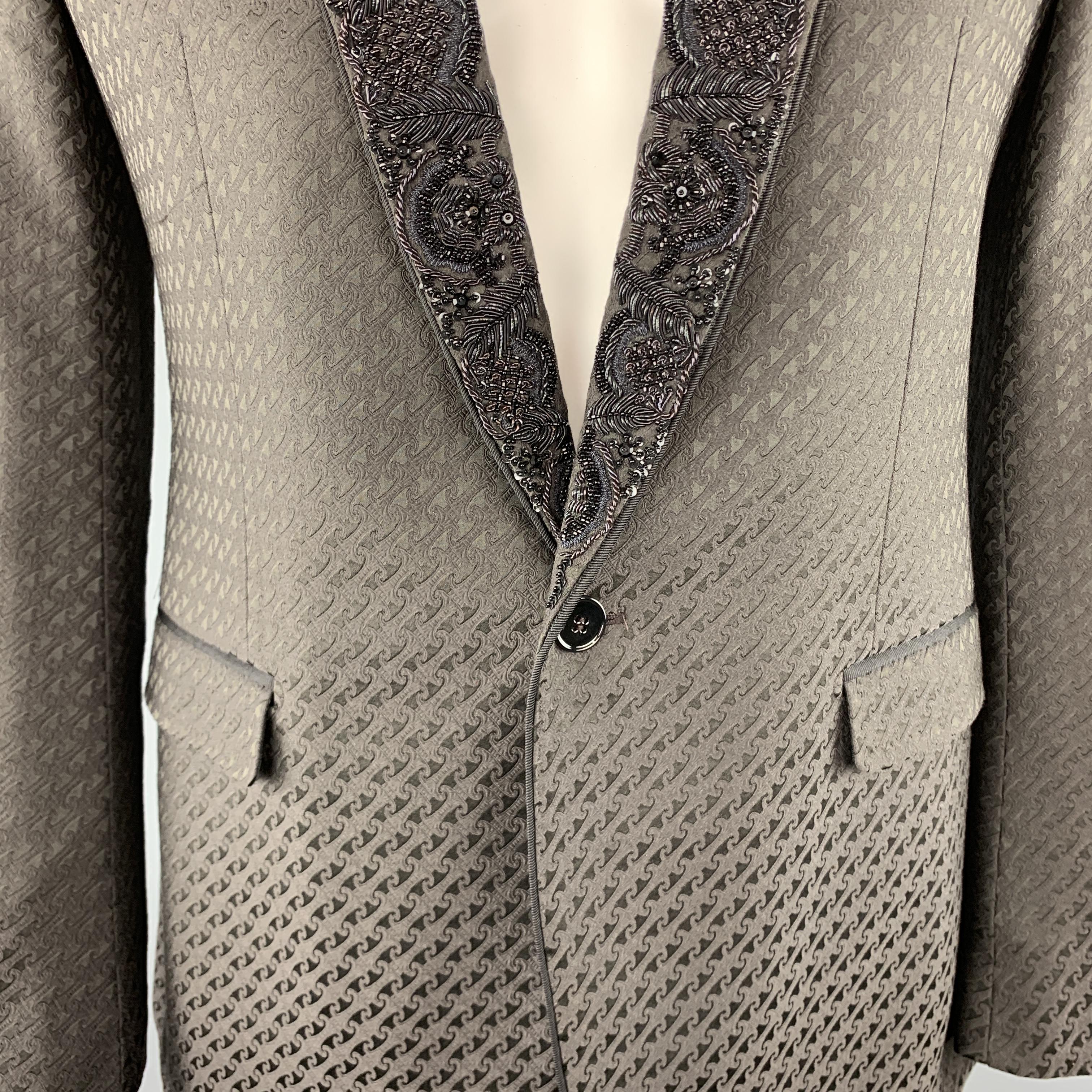 DOLCE & GABBANA Size 42 Brown Jacquard Cotton Blend Beaded Shawl Collar Sport Co In Excellent Condition In San Francisco, CA