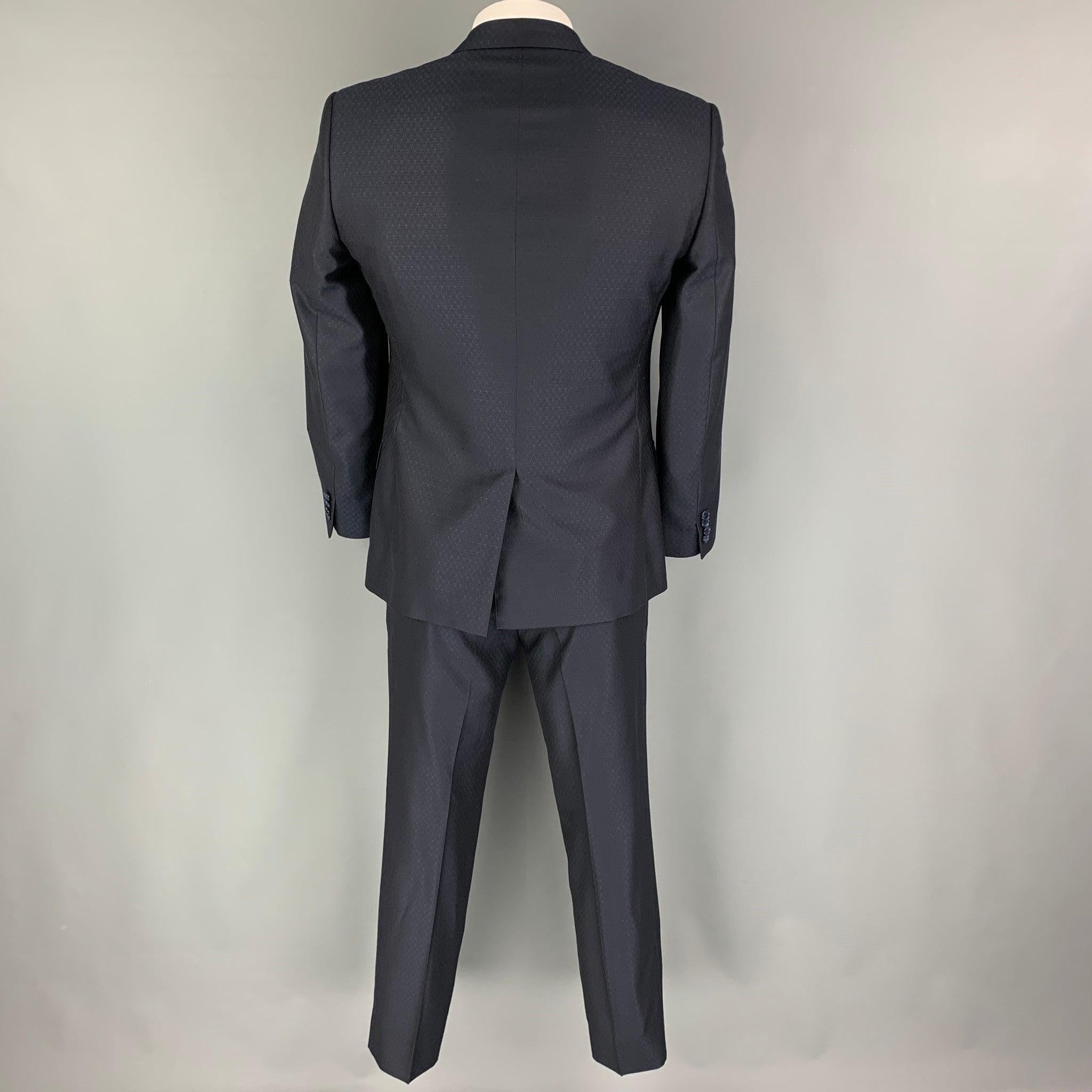 DOLCE & GABBANA Size 42 Navy Pattern Wool Blend Suit In Excellent Condition For Sale In San Francisco, CA