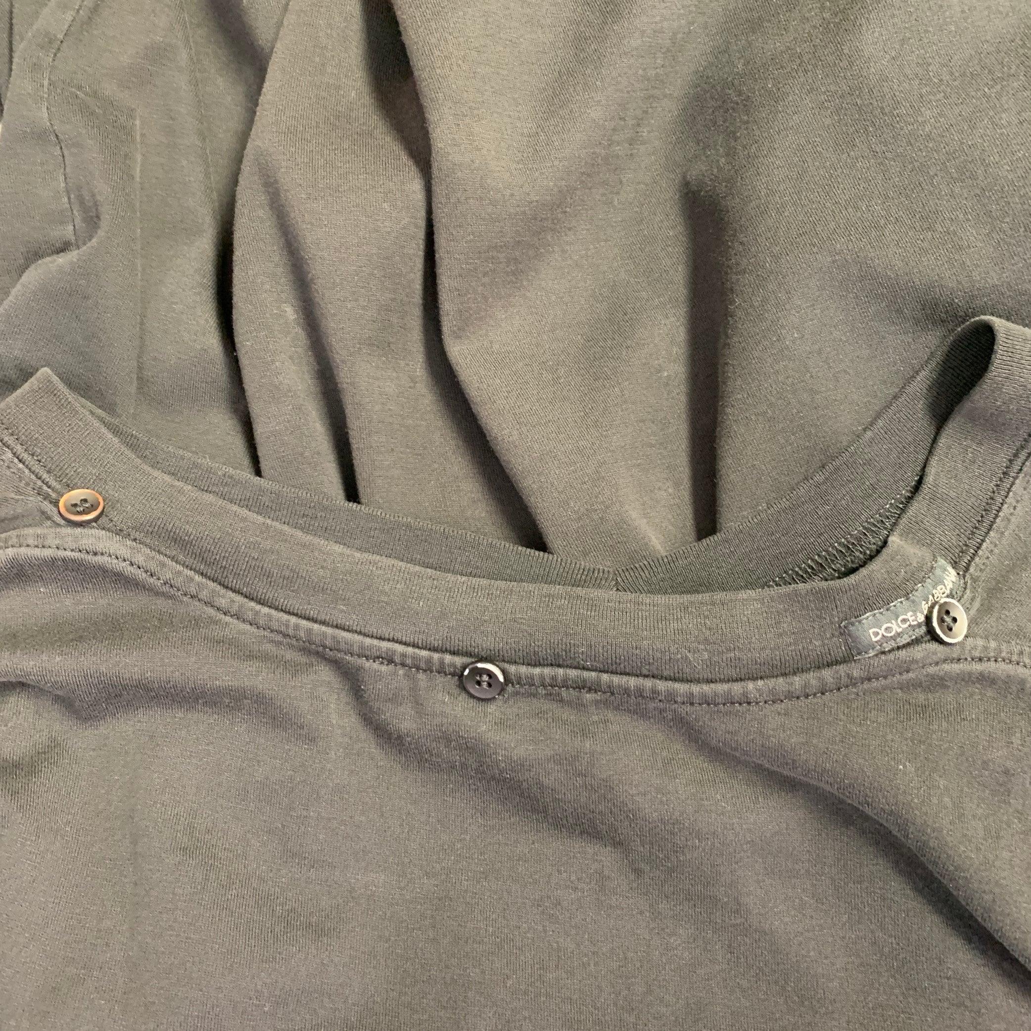 DOLCE & GABBANA Size 44 Black Cotton Jersey Distressed V-Neck T-shirt For Sale 1