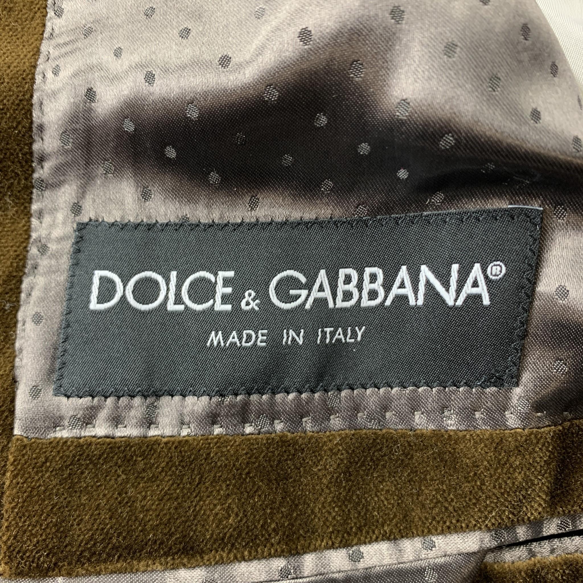 DOLCE & GABBANA Size 44 Brown Cotton Velvet Peak Lapel Sport Coat In Good Condition In San Francisco, CA