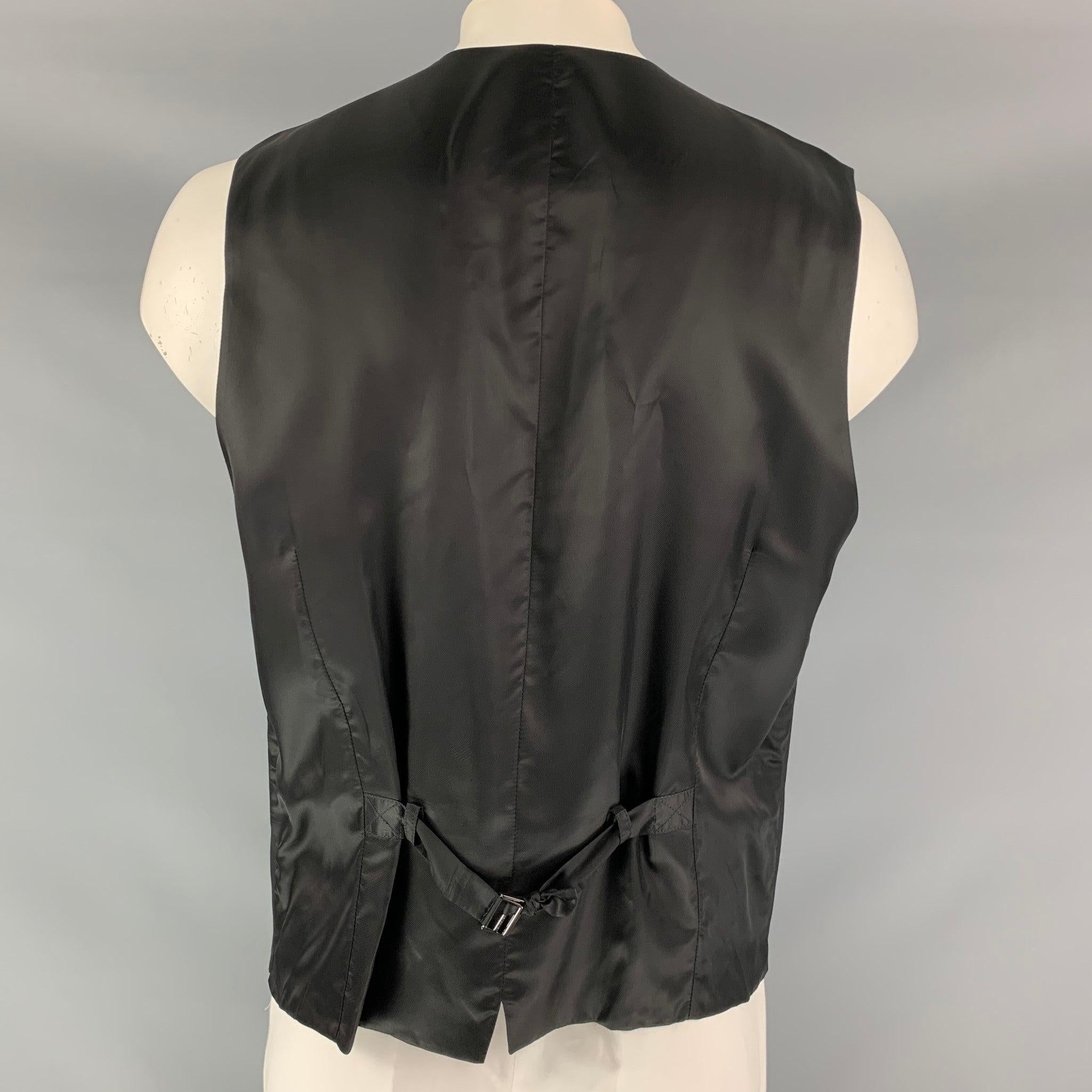 DOLCE & GABBANA  Size 46 Solid Wool Buttoned Black Vest In Excellent Condition For Sale In San Francisco, CA