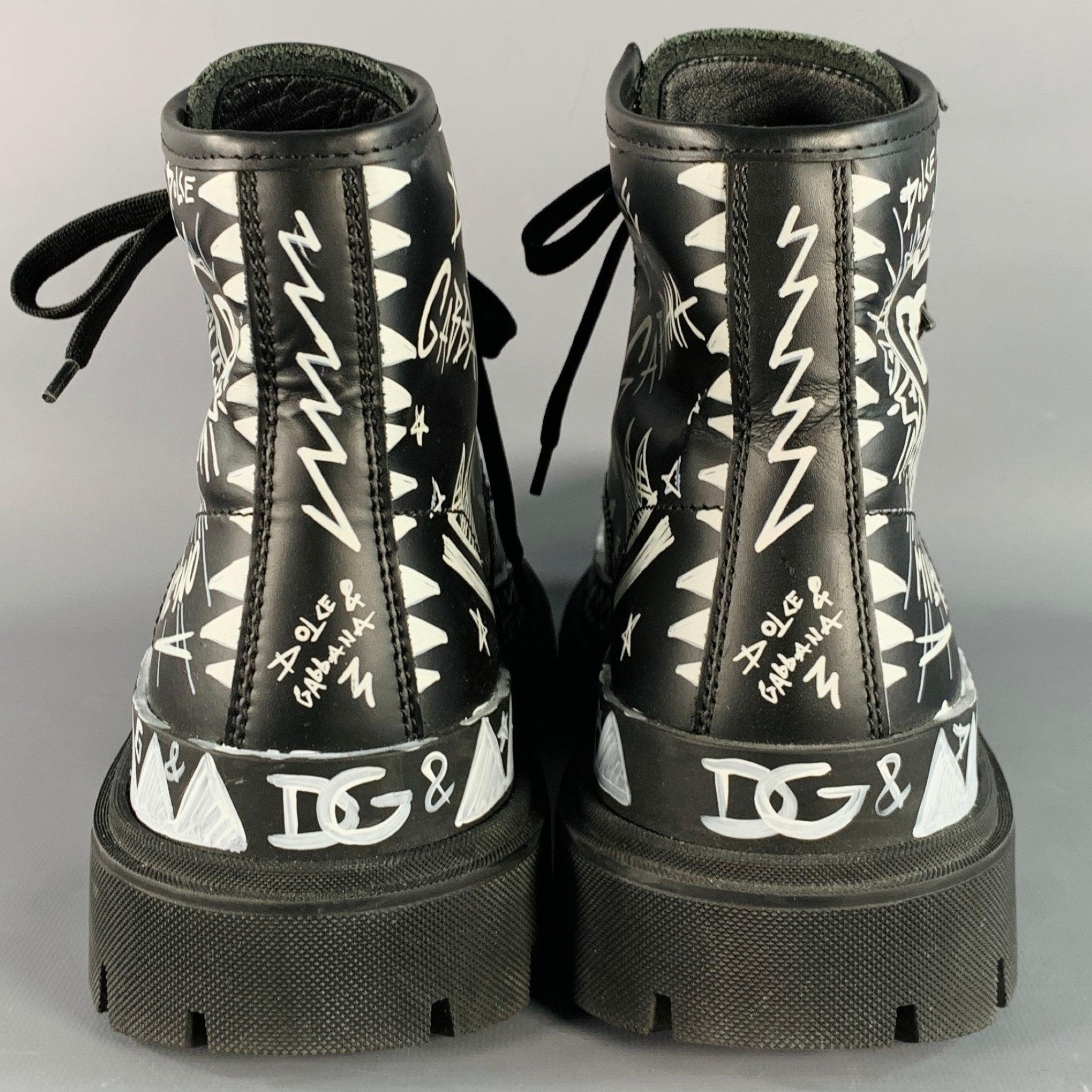 Noir DOLCE & GABBANA Size 8 Black White Painted Chunky Lug Sole Combat Boots en vente