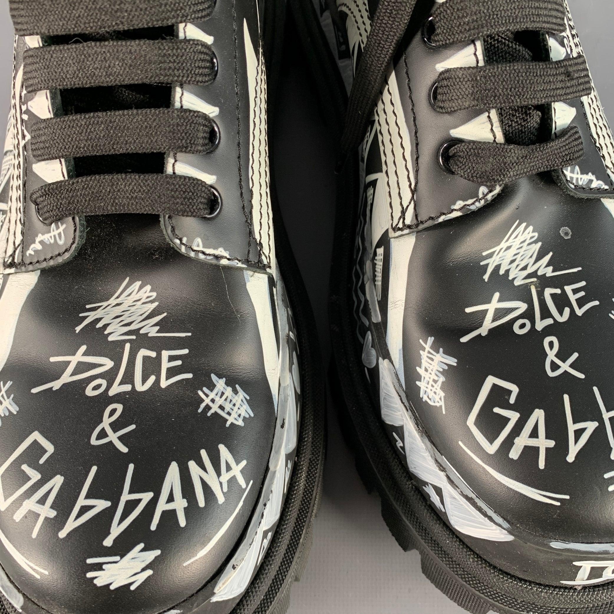 DOLCE & GABBANA Size 8 Black White Painted Chunky Lug Sole Combat Boots en vente 4