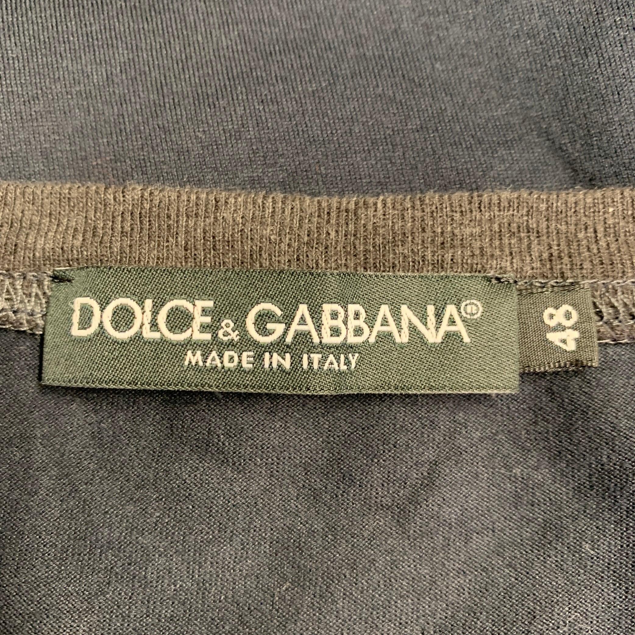 Uomo S.I.V.A. - DOLCE & GABBANA Taglia S - Maglietta in cotone a strati grigio-marino con collo a V in vendita
