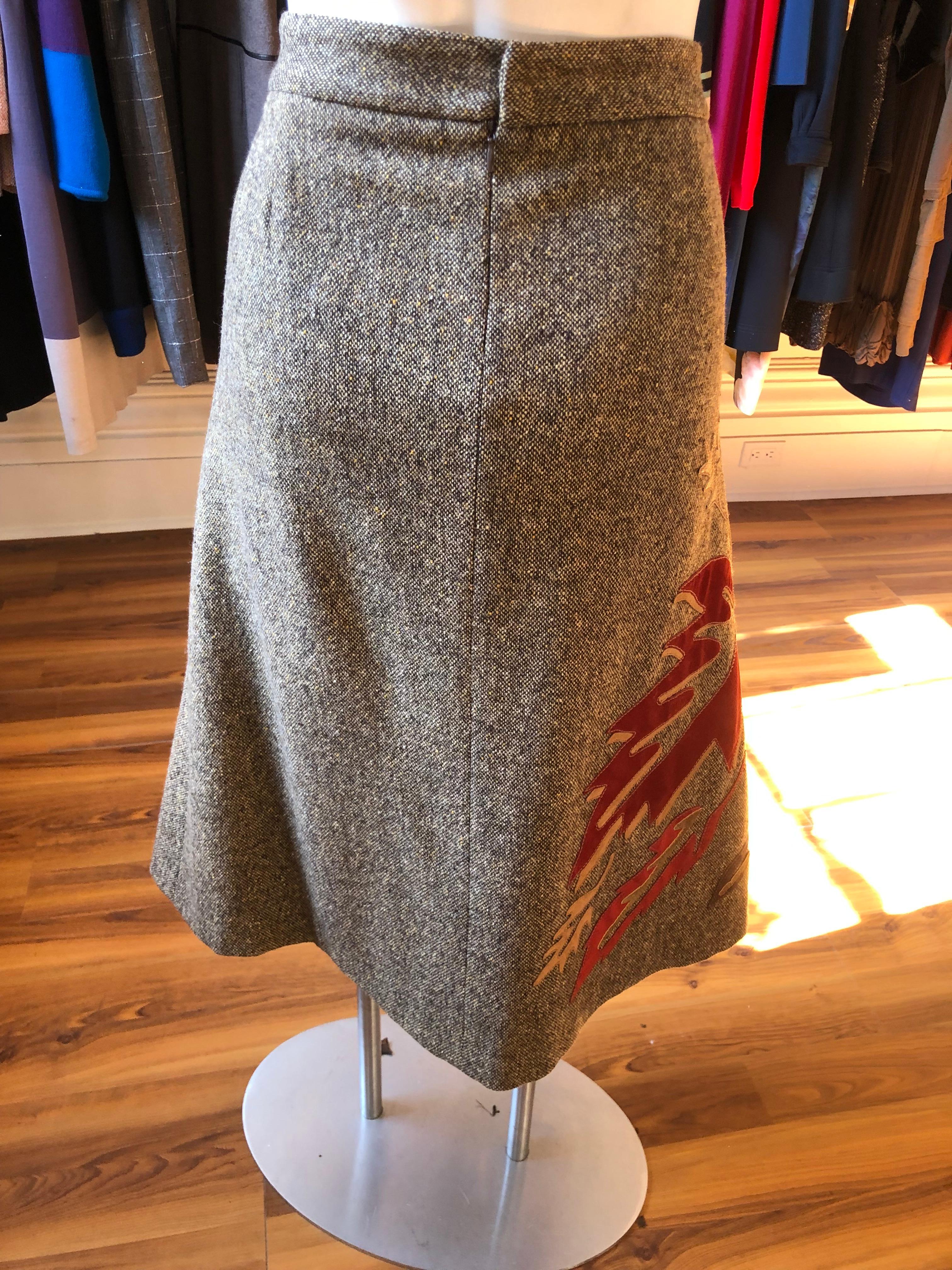 Dolce & Gabbana Skirt with Suede/Leather Appliques 48 (ITL) In Excellent Condition In Port Hope, ON