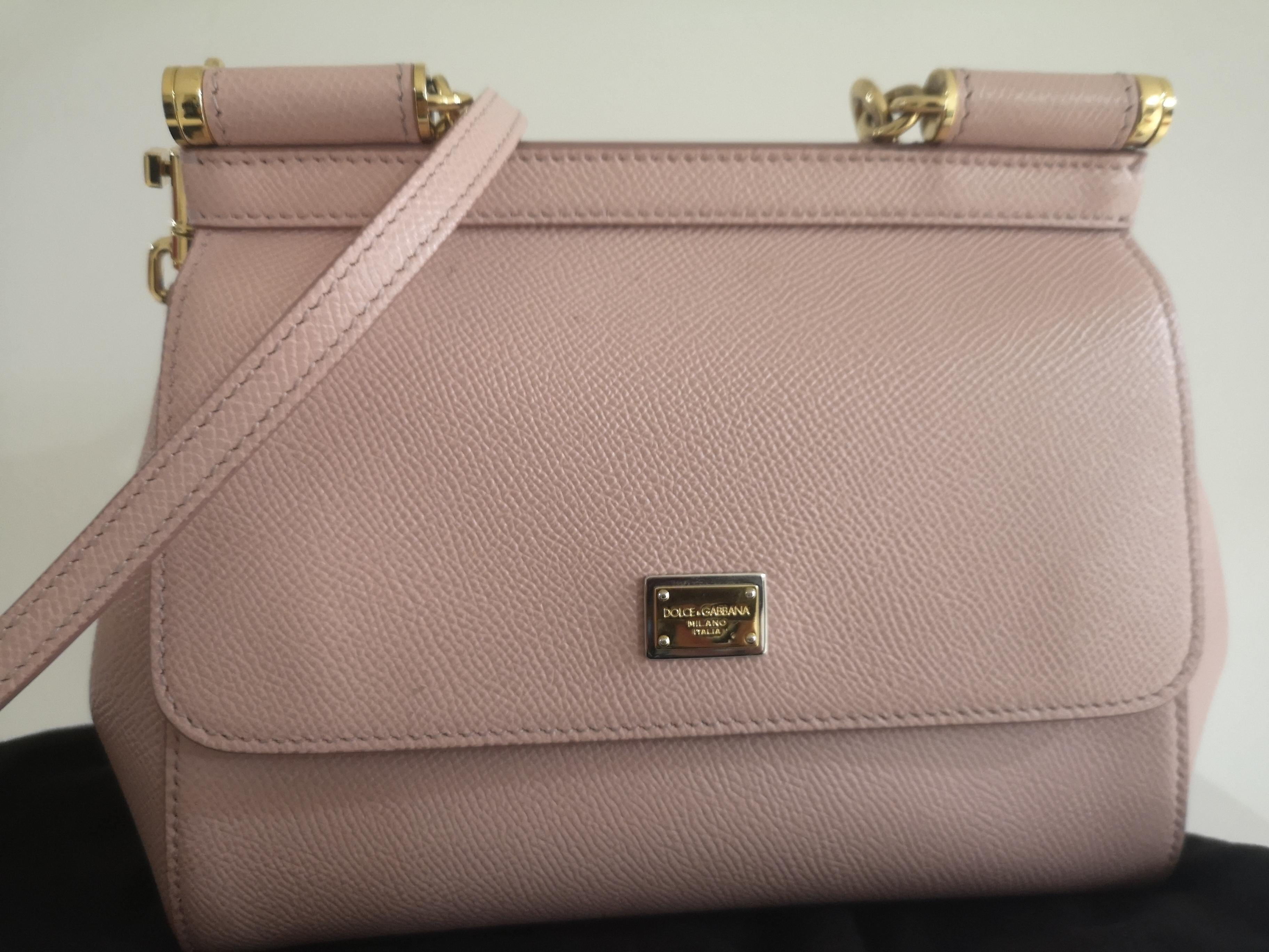 Dolce & Gabbana Kleine Sicily Nude hellrosa Leder Umhängetasche (Braun)