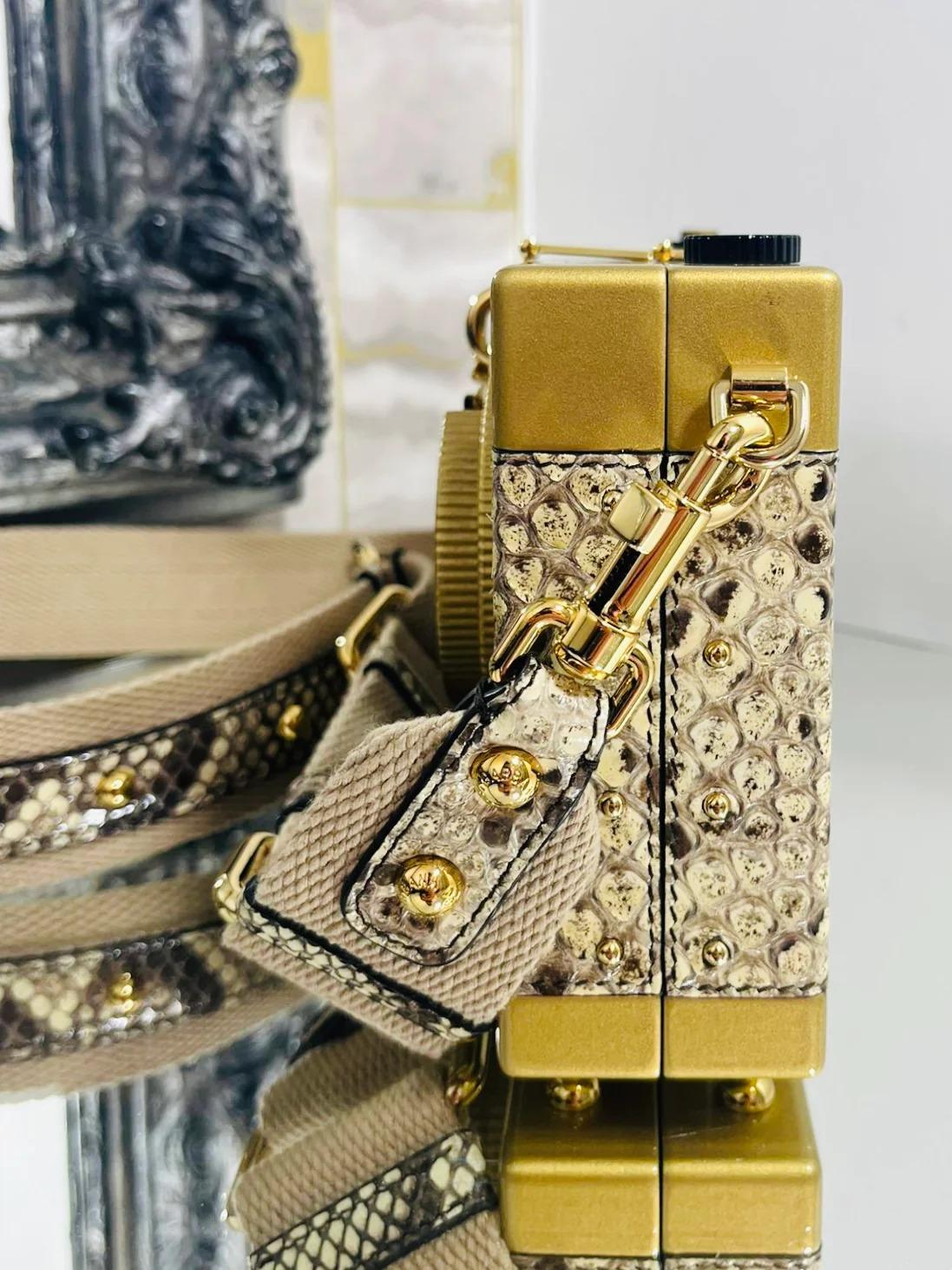Beige Dolce & Gabbana - Sac à caméra en peau de serpent en vente