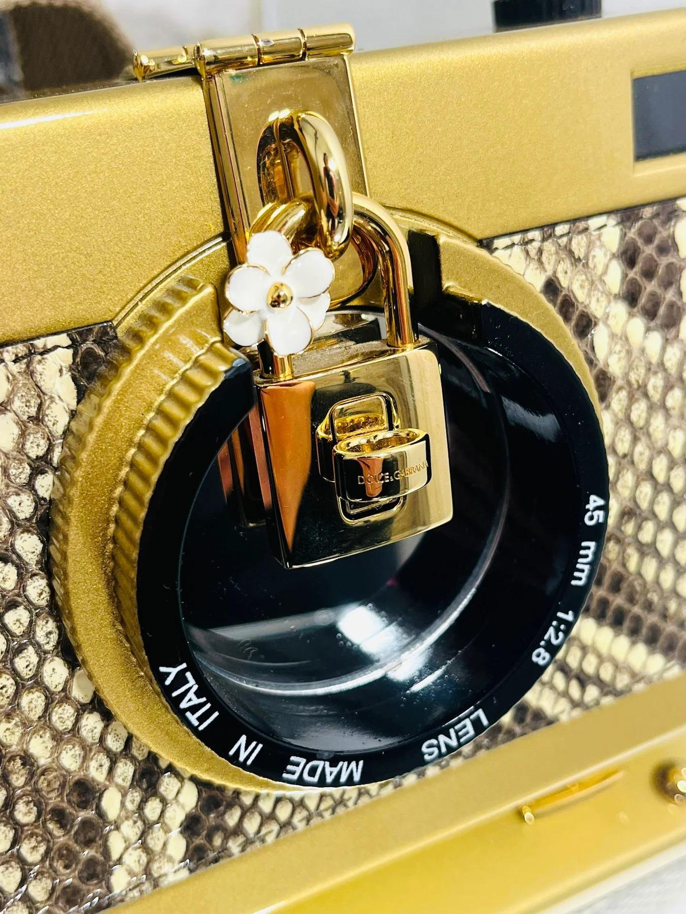 Dolce & Gabbana - Sac à caméra en peau de serpent en vente 3
