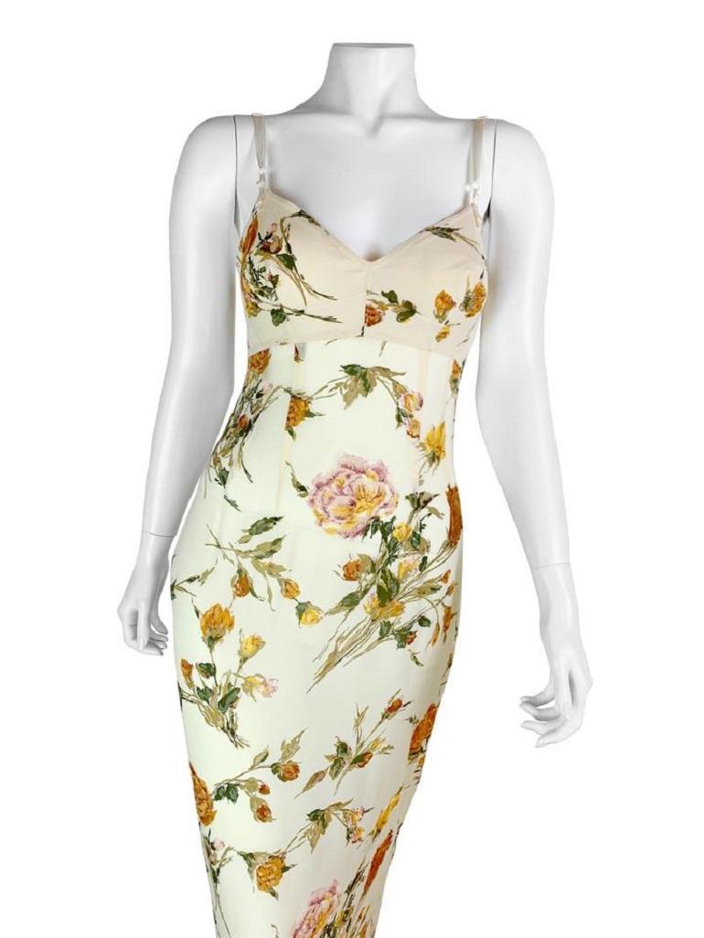 One of the most iconic Dolce & Gabbana garments.

This gorgeous dress in 100% silk satin comes in Size IT 42 fits like S/M. 

Measurements (flat lay on one side):

Across the chest - 42 cm (16,5 in)
Waist - 35 cm (13,7 in)
Hips - 51 cm (20