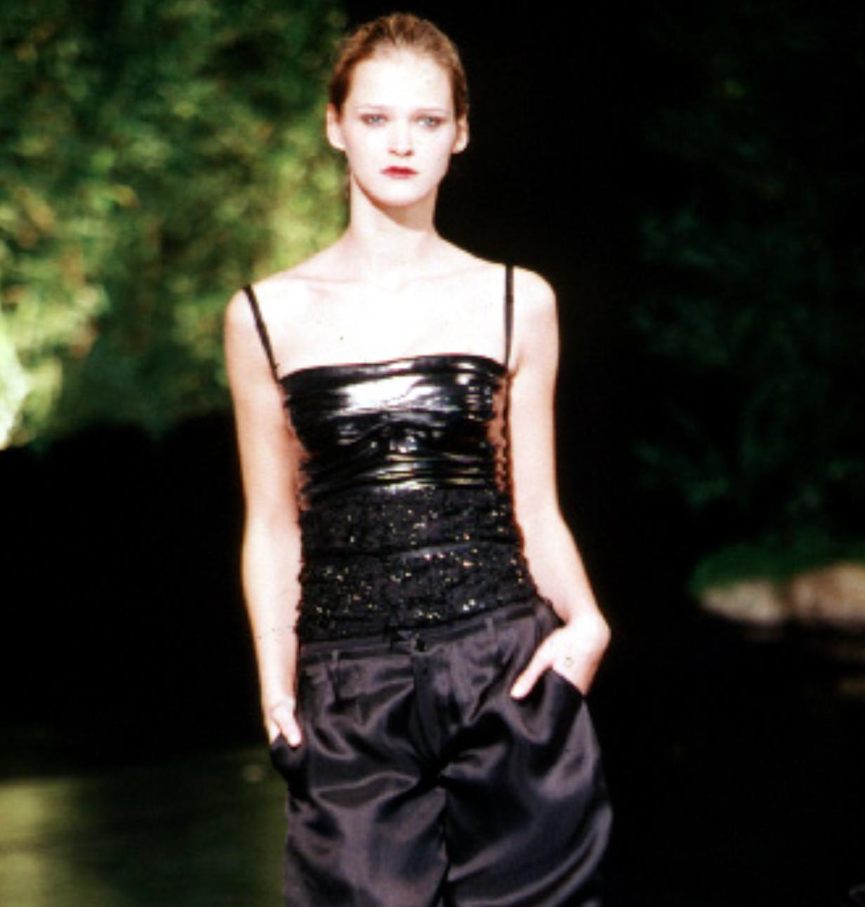 Dolce & Gabbana obi style belt, embellished with beads and sequins. From the Spring/Summer 1999 collection, as seen on the runway.

Condition
Excellent 

Marked Size
IT 40