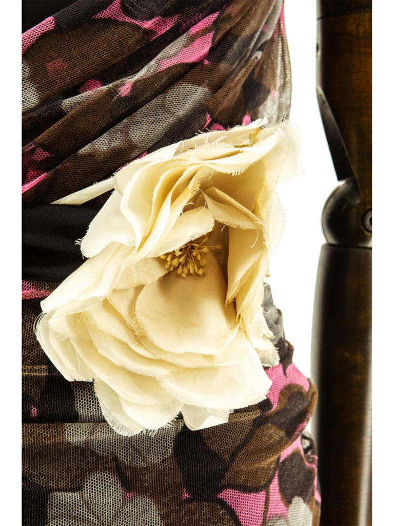Robe froncée en tulle à fleurs Dolce & Gabbana, printemps 2004 Bon état - En vente à London, GB