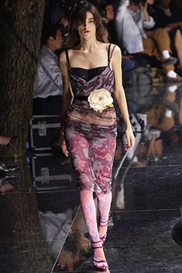 Robe froncée en tulle à fleurs Dolce & Gabbana, printemps 2004 en vente 1