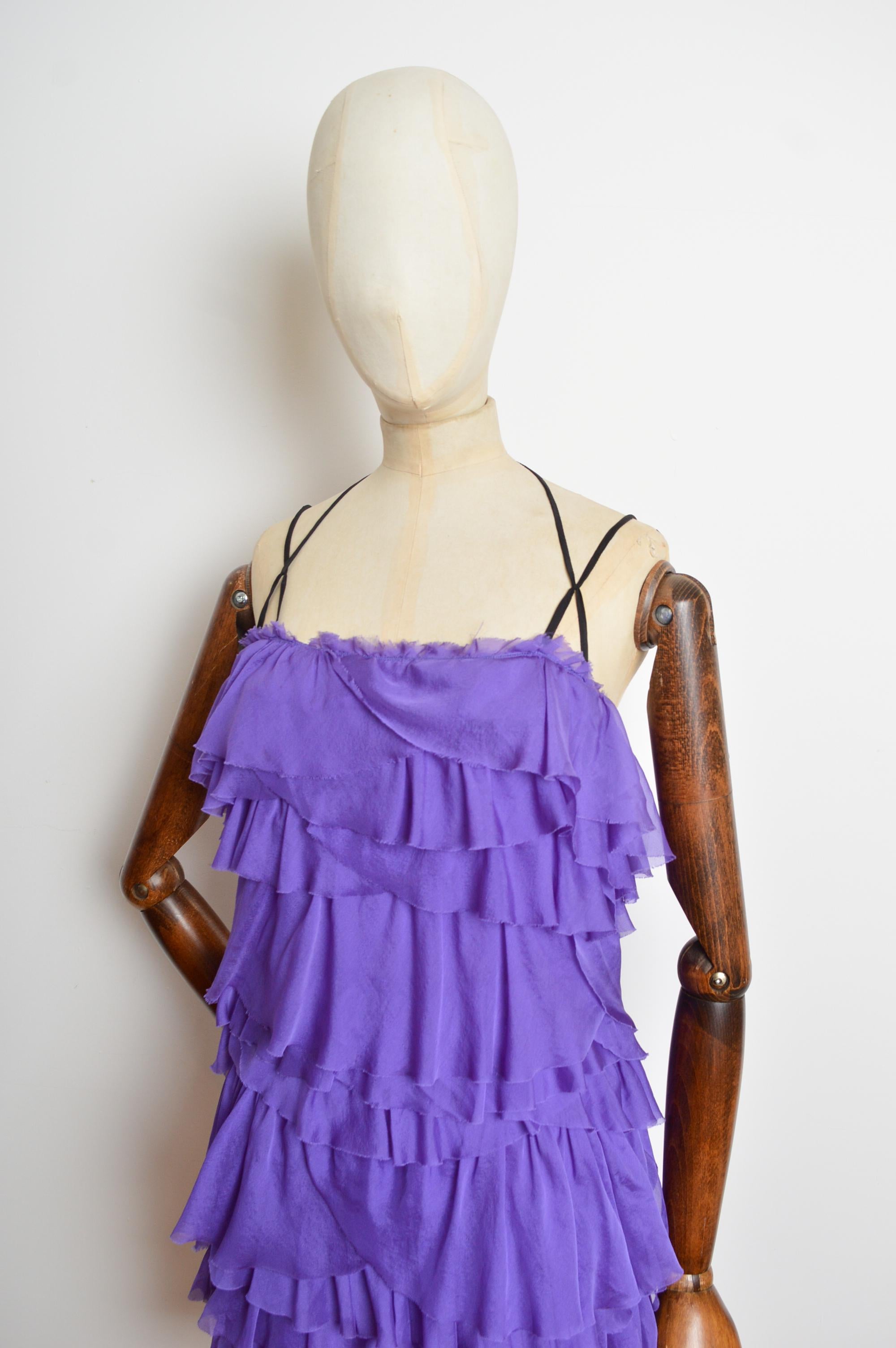 Dolce & Gabbana Frühjahr 2005 Lila Träger-Minikleid aus reiner Seide mit Rüschen im Angebot 9