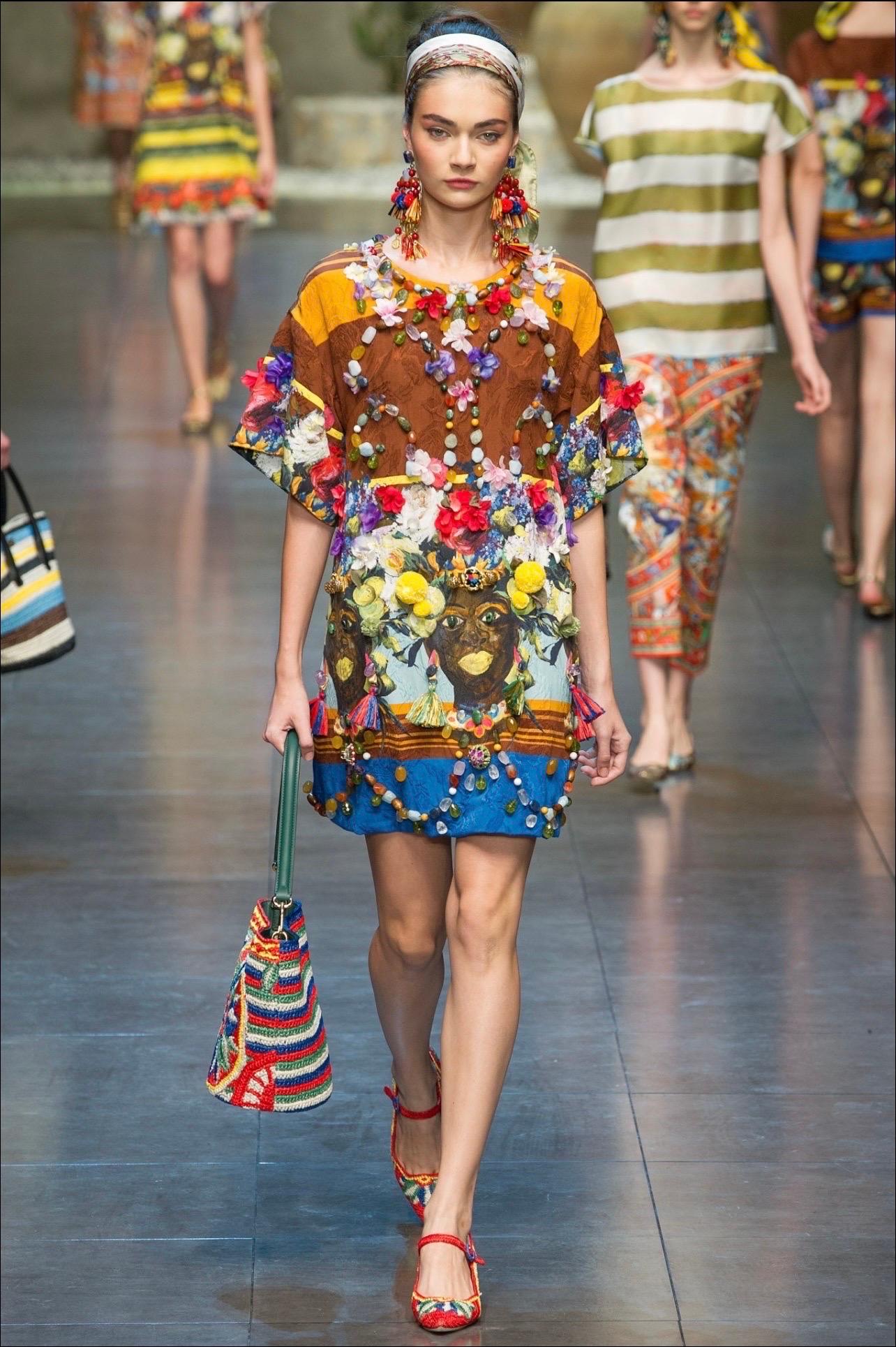 Robe Testa Di Moro mauresque sicilienne du défilé Dolce & Gabbana printemps 2013 taille 36 en vente 3