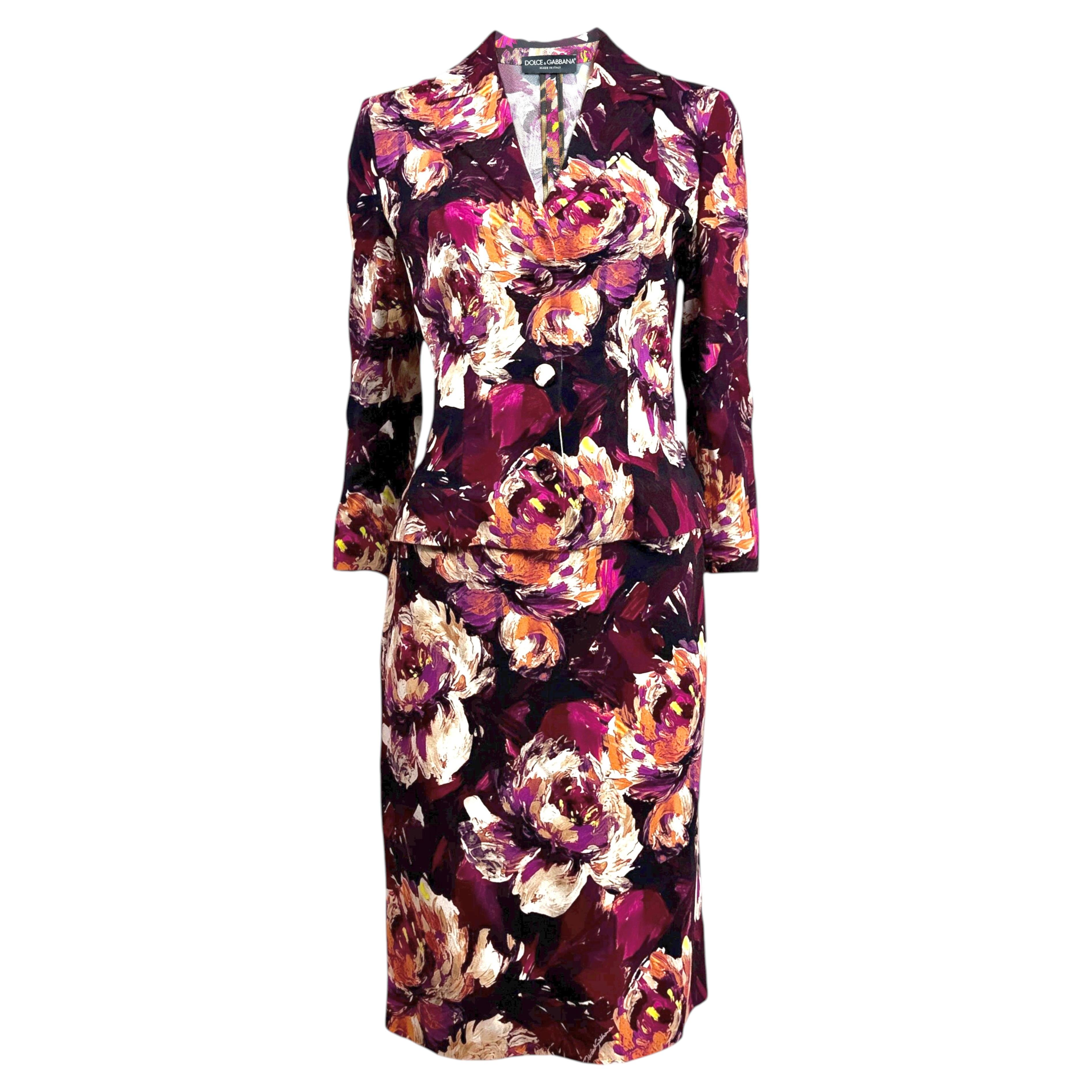 Conjunto con estampado floral de Dolce & Gabbana, colección Primavera 2023, reedición «Ciao Kim 1997»