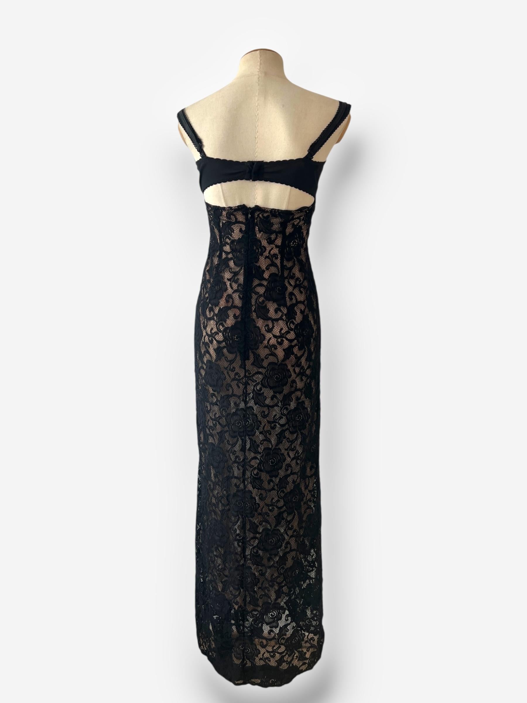 Dolce & Gabbana Frühjahr/Sommer 1997 Schwarzes Maxikleid aus Spitze im Angebot 3