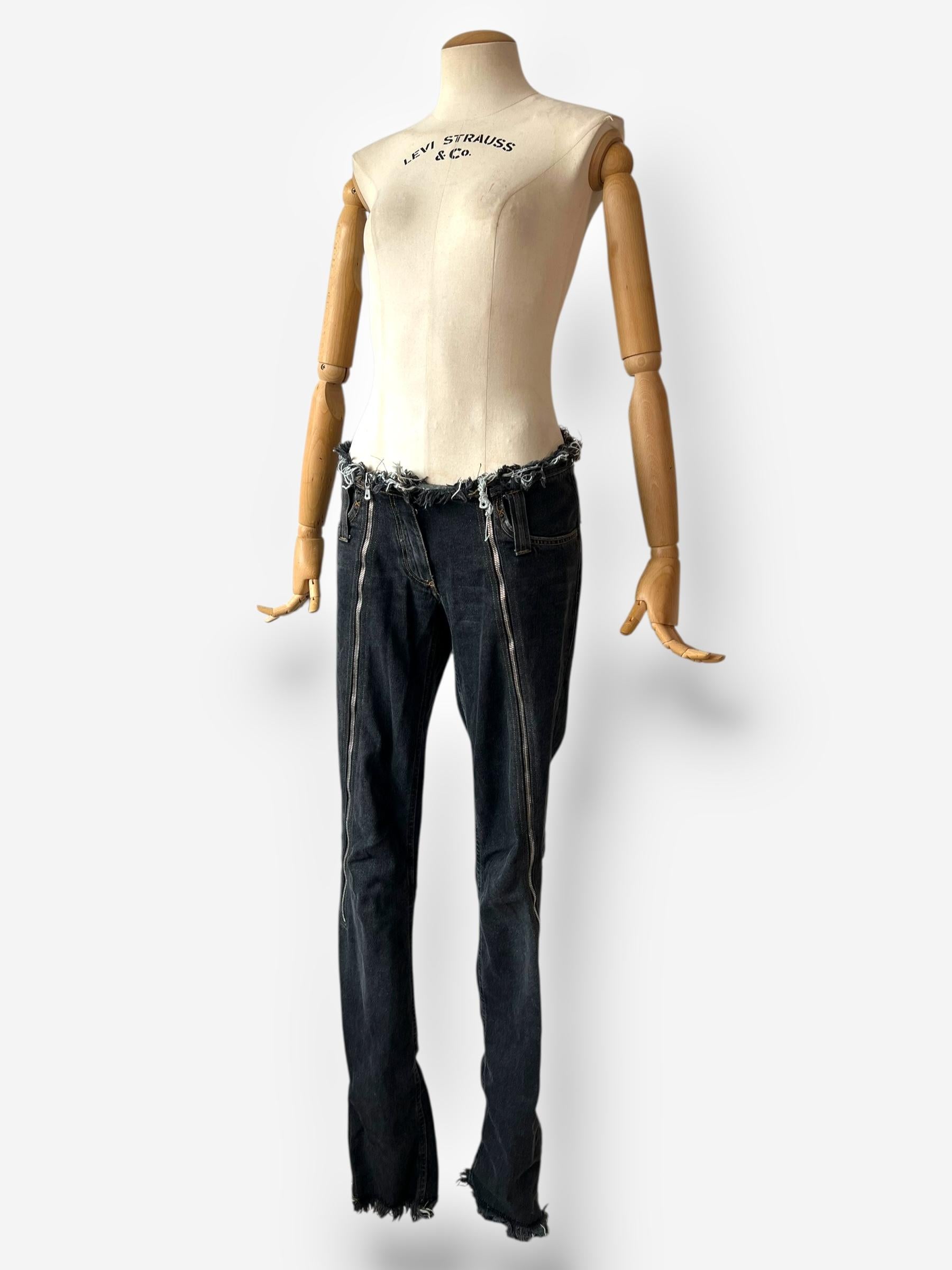 Dolce & Gabbana Pantalones vaqueros con cremallera Primavera/Verano 2003 Negro en venta