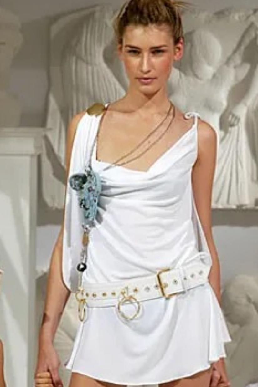 Dolce & Gabbana Spring/Summer 2003 Runway Look 2 – Mini Dress with belt For Sale 7
