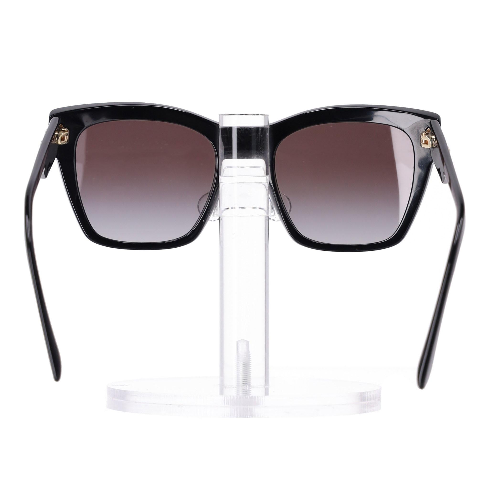 Dolce & Gabbana Square Frame Sunglass In Good Condition In London, GB