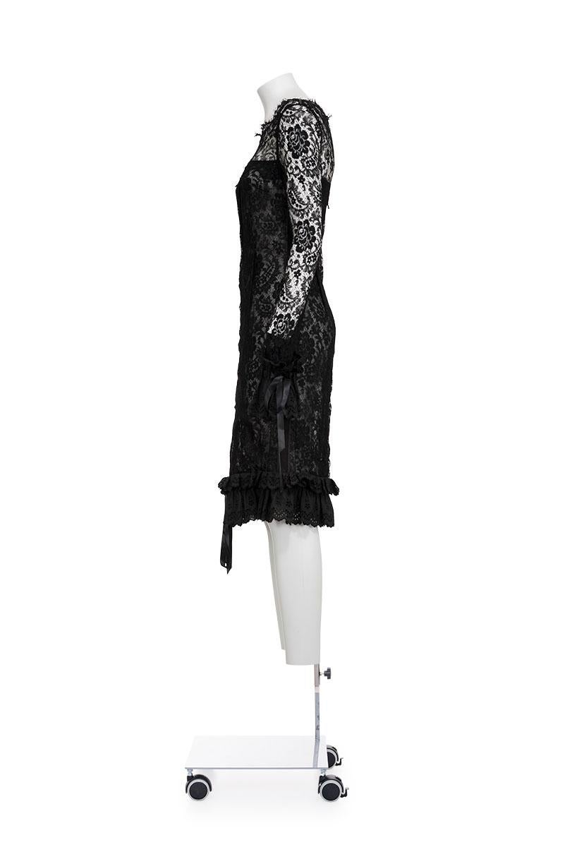 DOLCE & GABBANA SS 06 Rare and Iconic Lace Long Sleeve Dress In Good Condition For Sale In Milano, MILANO