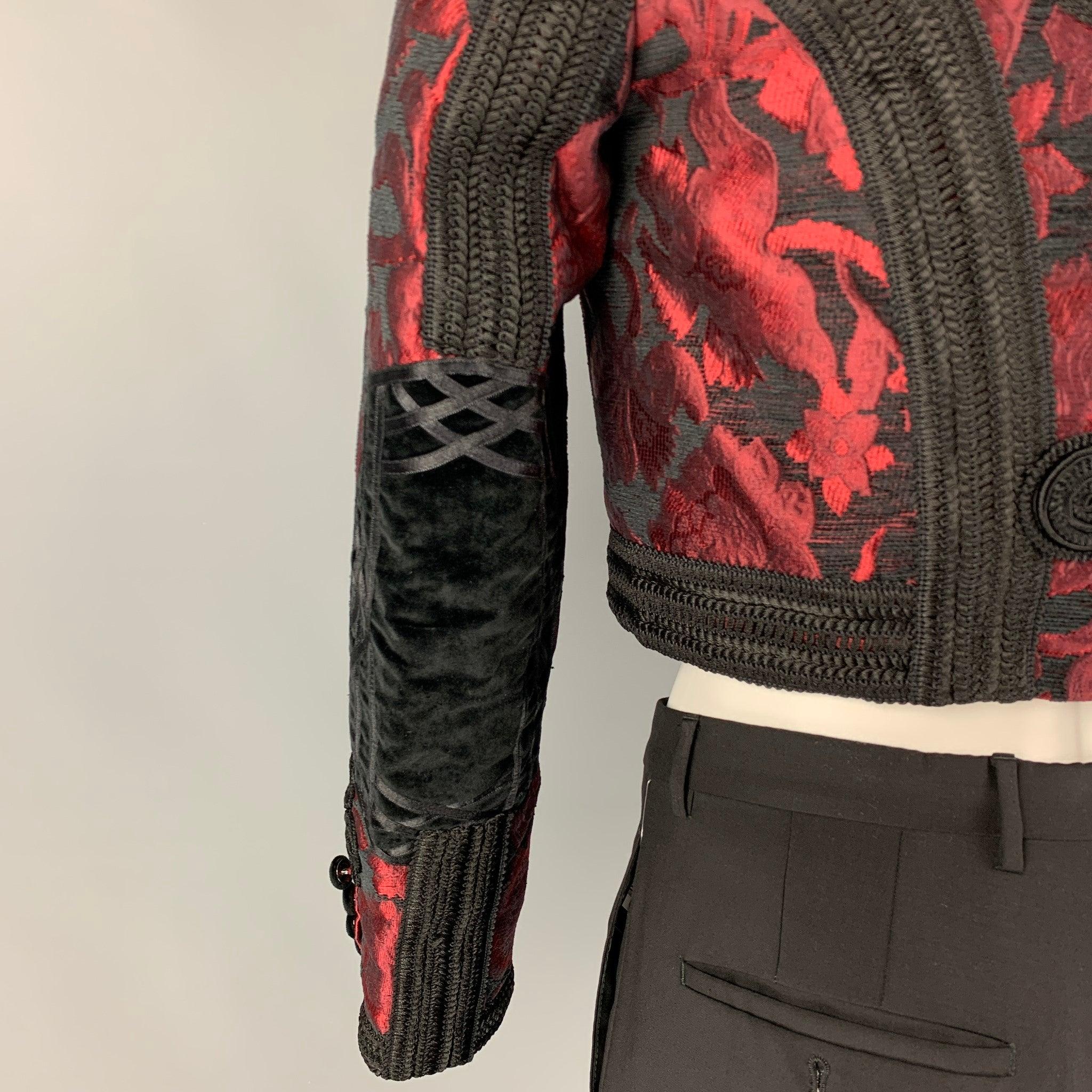 DOLCE & GABBANA SS 2015 Size 36 Red Brocade Viscose Blend Cropped Vest & Jacket For Sale 3