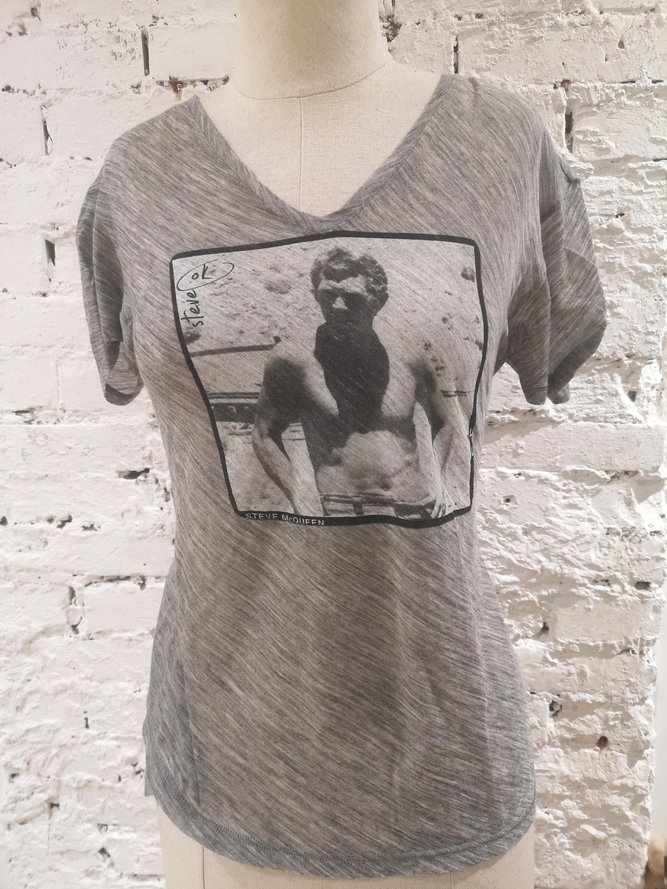 Dolce & Gabbana Steve McQueen grey t-shirt
Grey t-shirt totally made in italy in size 46