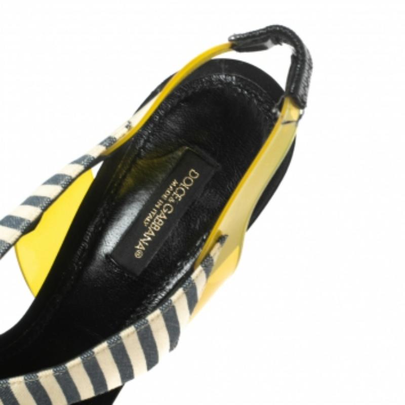 Dolce & Gabbana - Sandales à talons compensés en tissu rayé et PVC - Taille 37 Pour femmes en vente