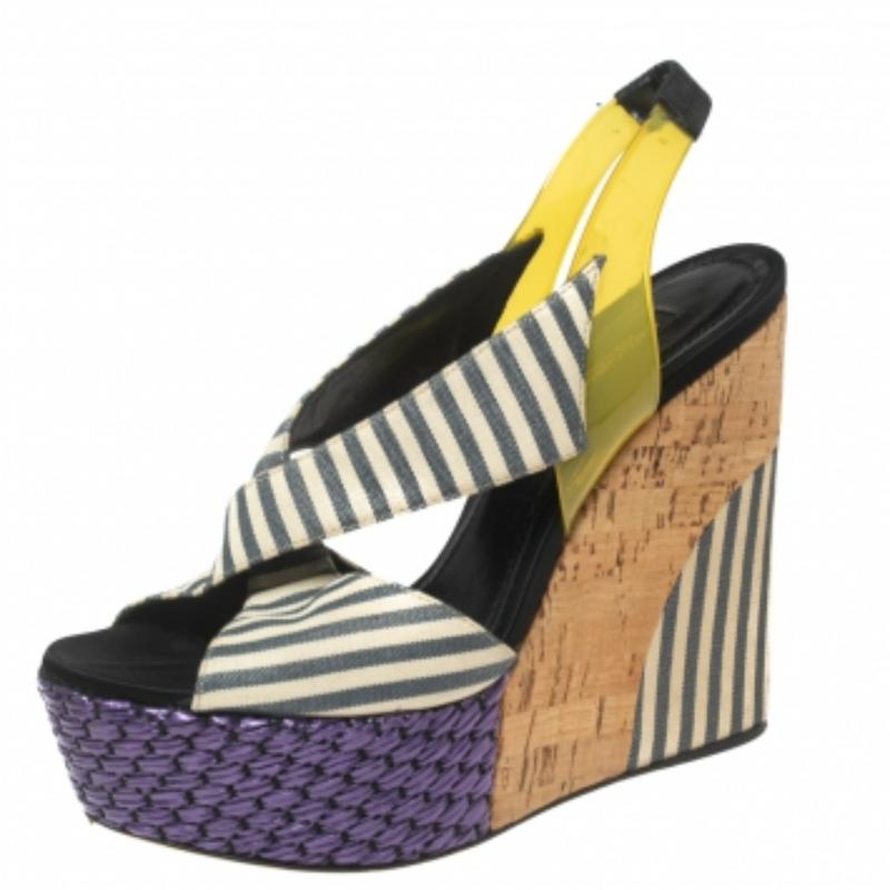 Dolce & Gabbana - Sandales à talons compensés en tissu rayé et PVC - Taille 37 en vente 2