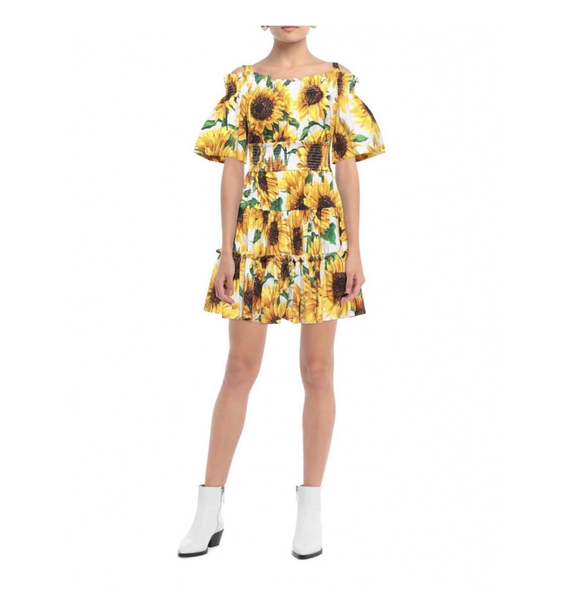 Dolce & Gabbana Sunflower Cotton

Poplin mid length dress

Size 46IT, Uk14, XL

100% cotton

Brand new with tags.

Please check my other DG clothing &

accessories! 