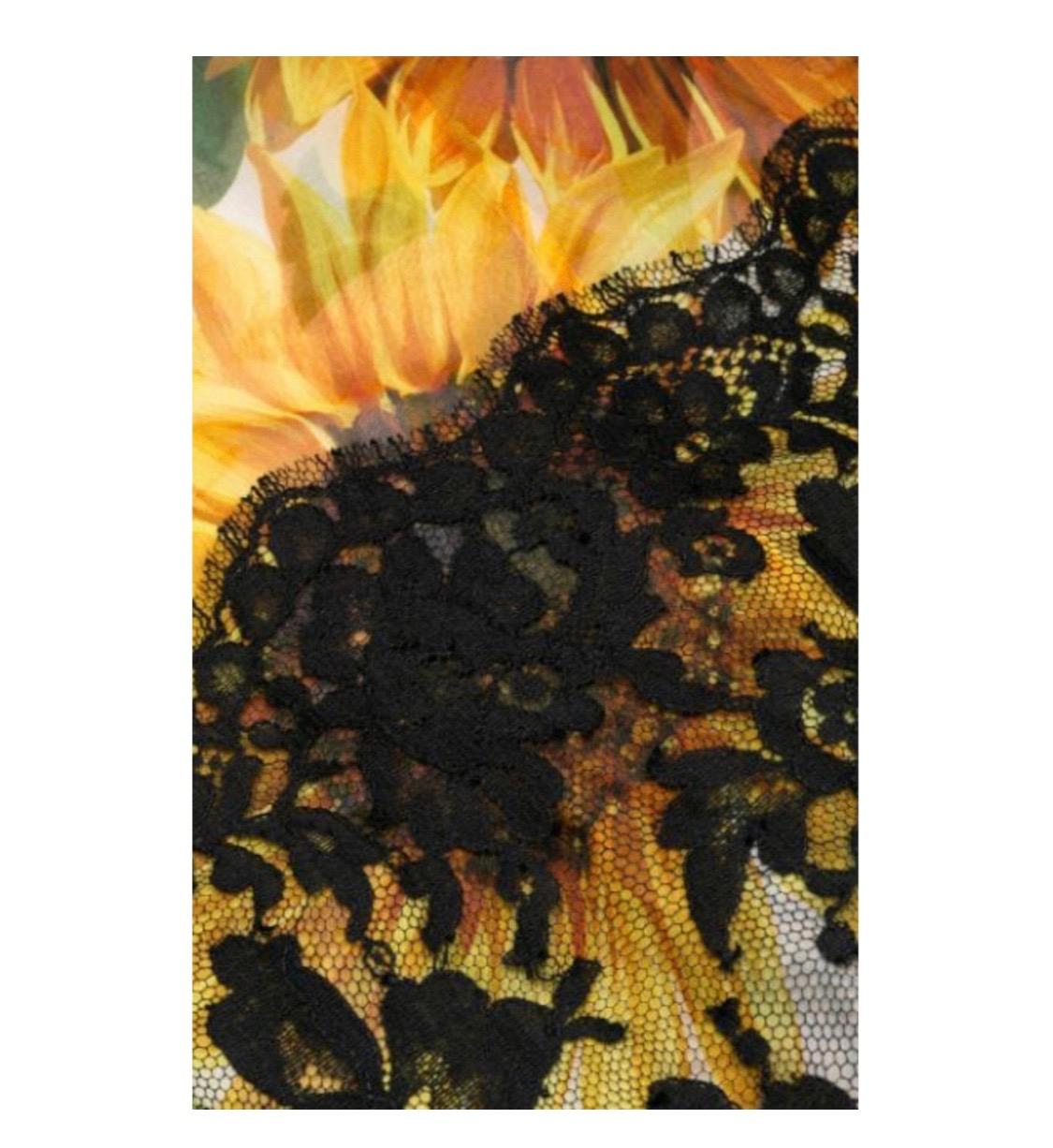 Dolce & Gabbana sunflower printed multicolour silk long women skirt  In New Condition In WELWYN, GB