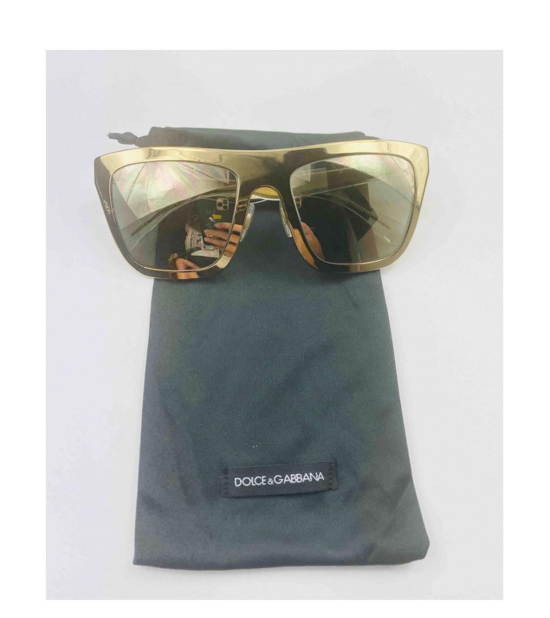 Occhiali da sole Dolce & Gabbana con
lenti sfumate placcate oro in vendita 1