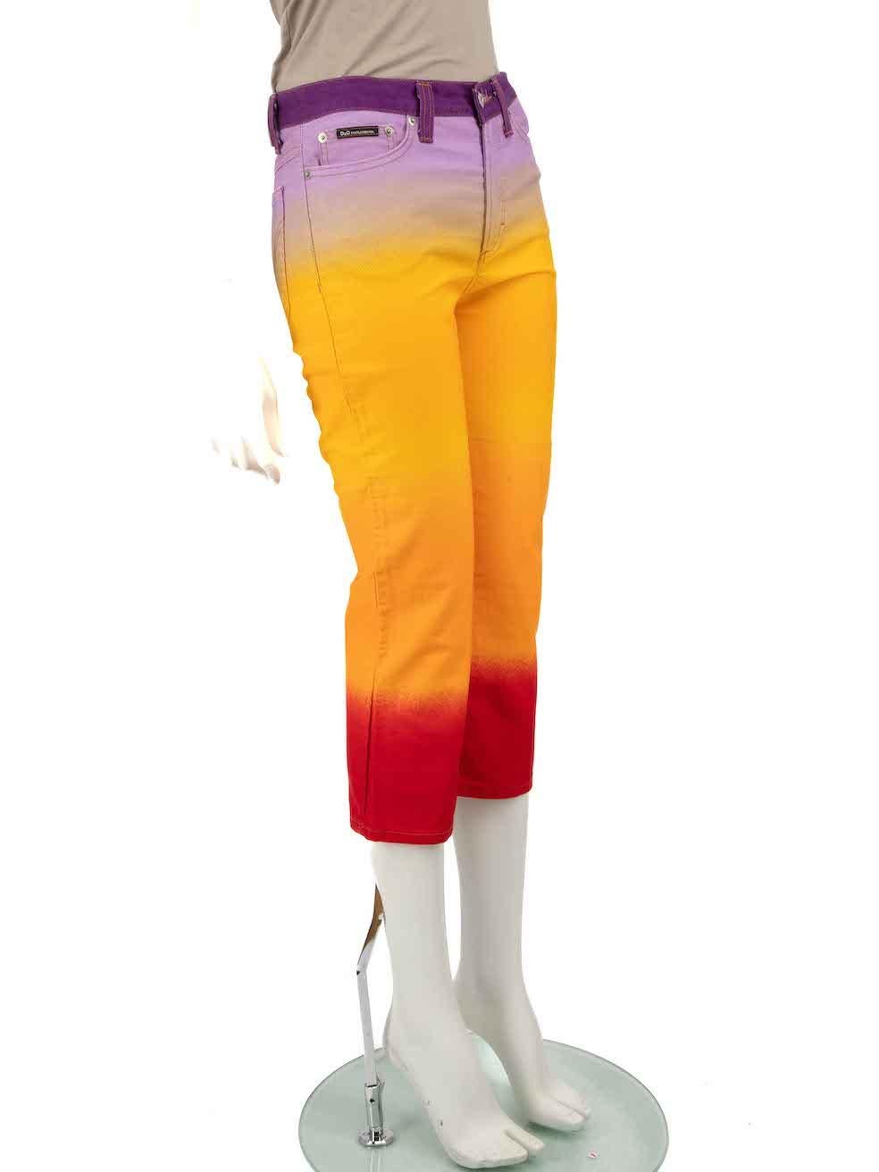 CONDIZIONE: molto buona. Questo articolo usato di D.G. non presenta alcun segno di usura visibile.



Dettagli


Gradiente multicolore-tramonto

Denim

Jeans

Gamba dritta

Vita media

3x Tasche anteriori

2x Tasche posteriori

Chiusura con zip e