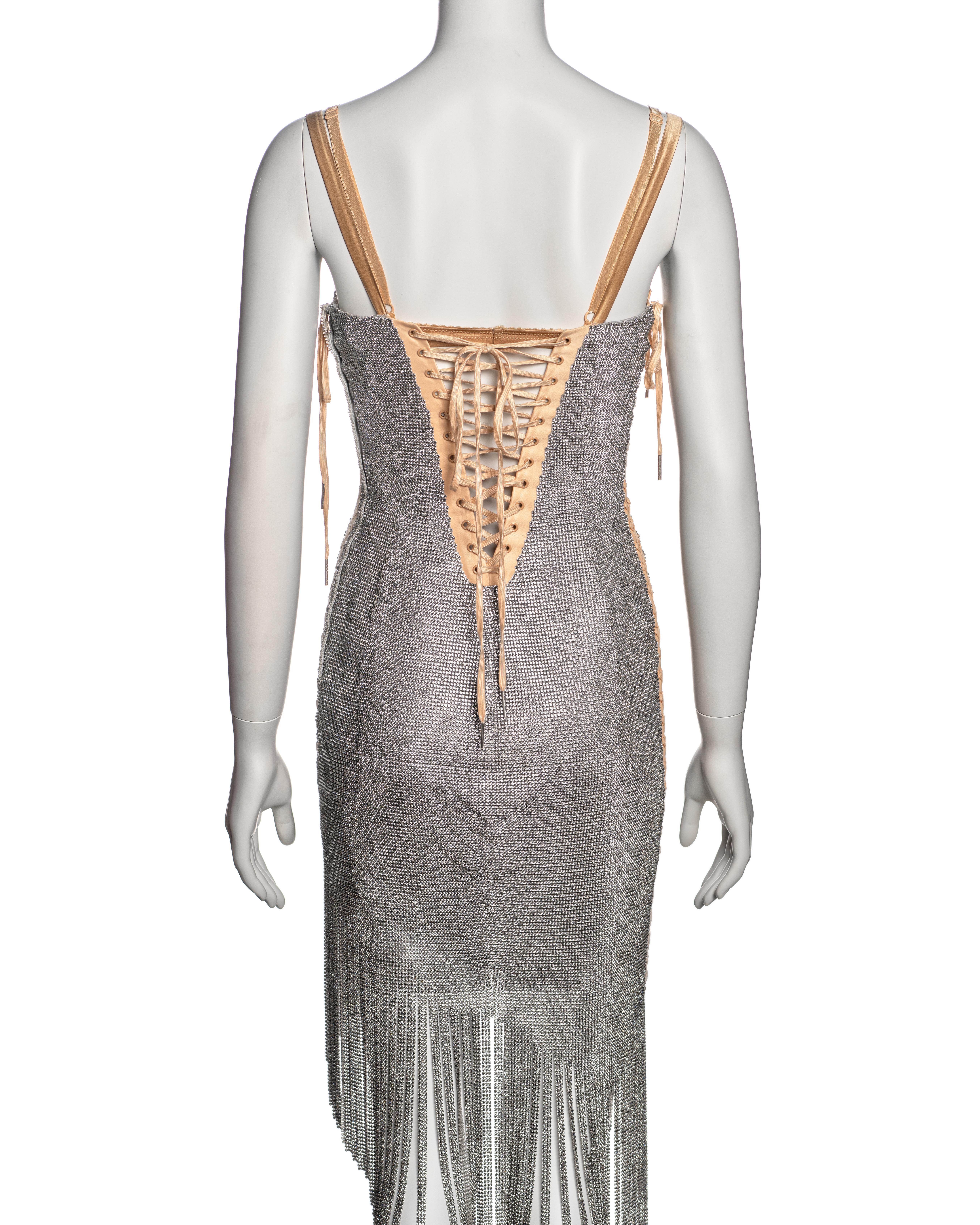 Dolce & Gabbana Vestido de noche de encaje con flecos y malla de cristal de Swarovski, FW 2003 en venta 10