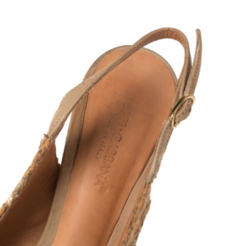 Dolce & Gabbana Tan And Beige Leather And Raffia Flower Slingback Pumps Size 37 For Sale 1