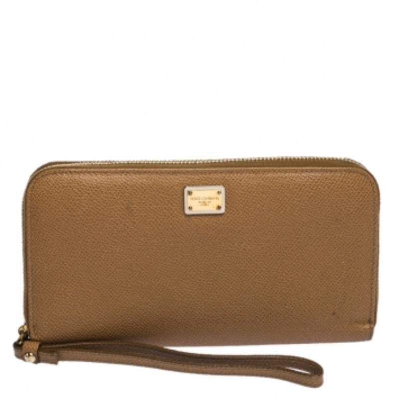 Marron Dolce & Gabbana - Portefeuille en cuir brun clair avec fermeture éclair en vente