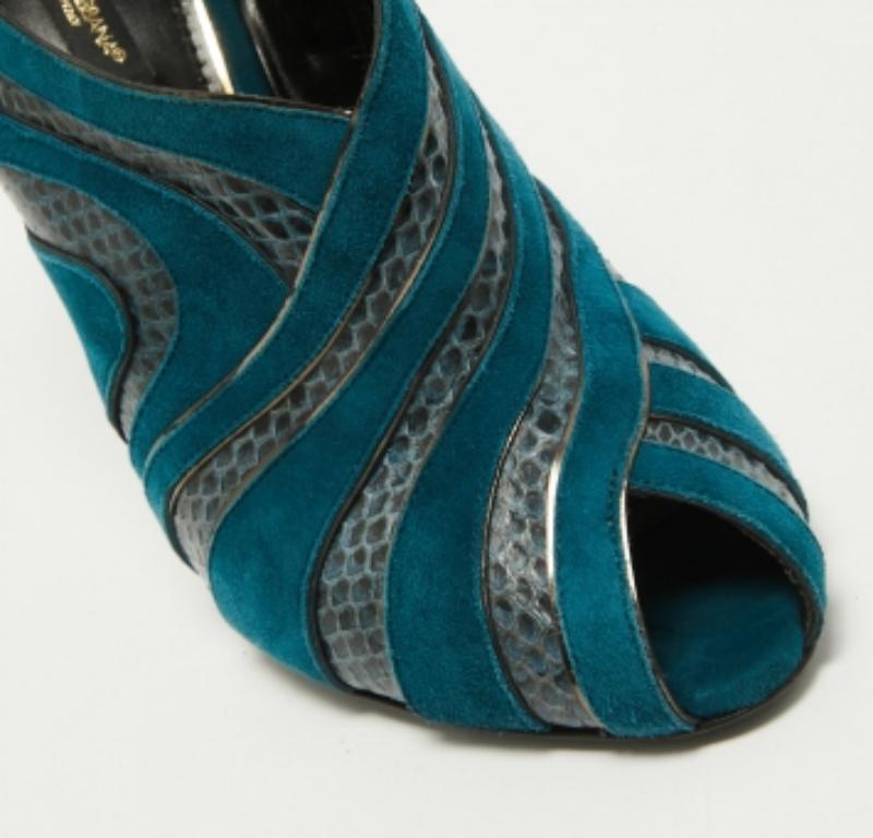 Dolce & Gabbana - camoscio e pelle di serpente - Peep Toe Ankle Booties Taglia 38,5 In condizioni buone in vendita a Dubai, Al Qouz 2