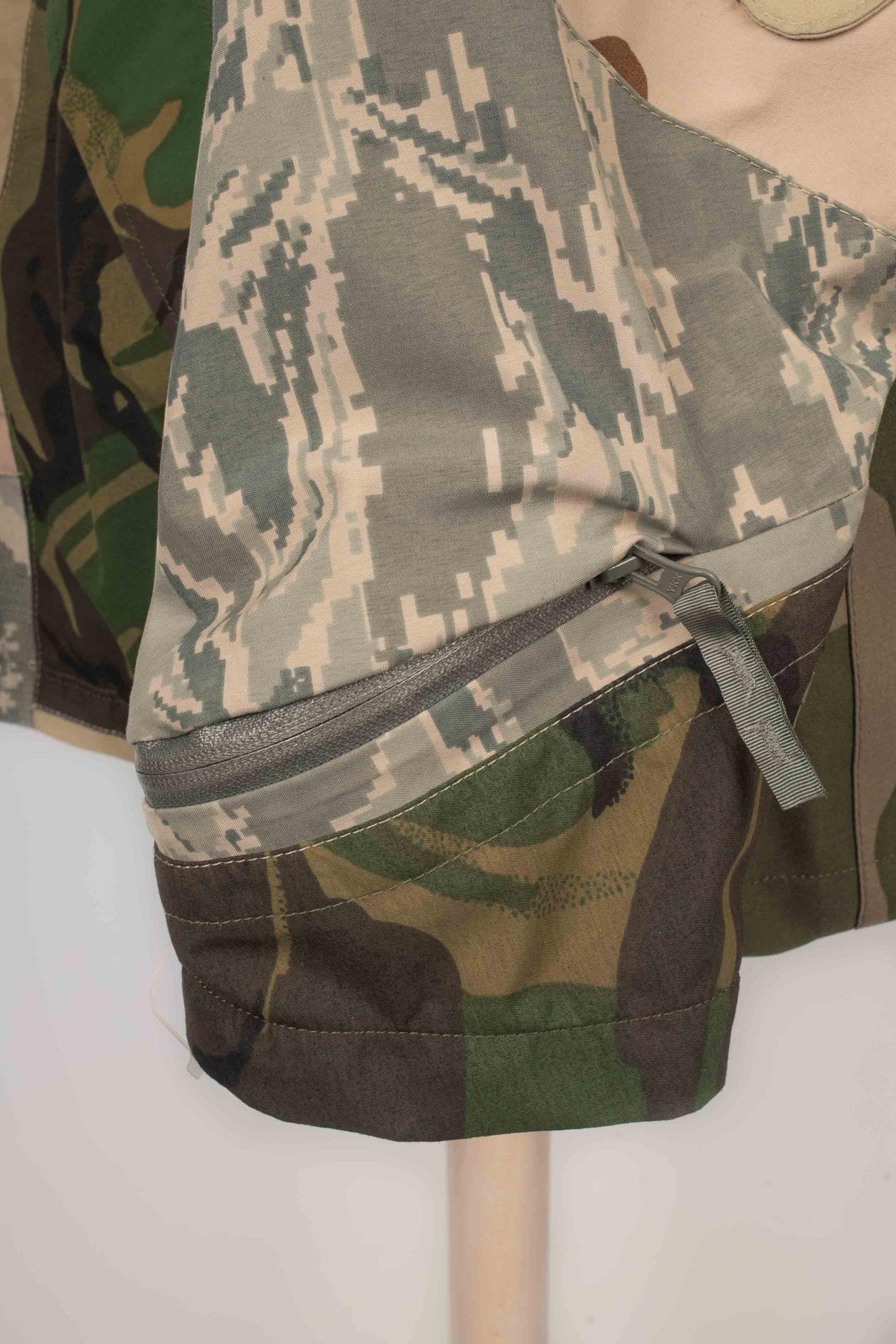 Dolce & Gabbana Parka pour hommes à trois camouflages en vente 7