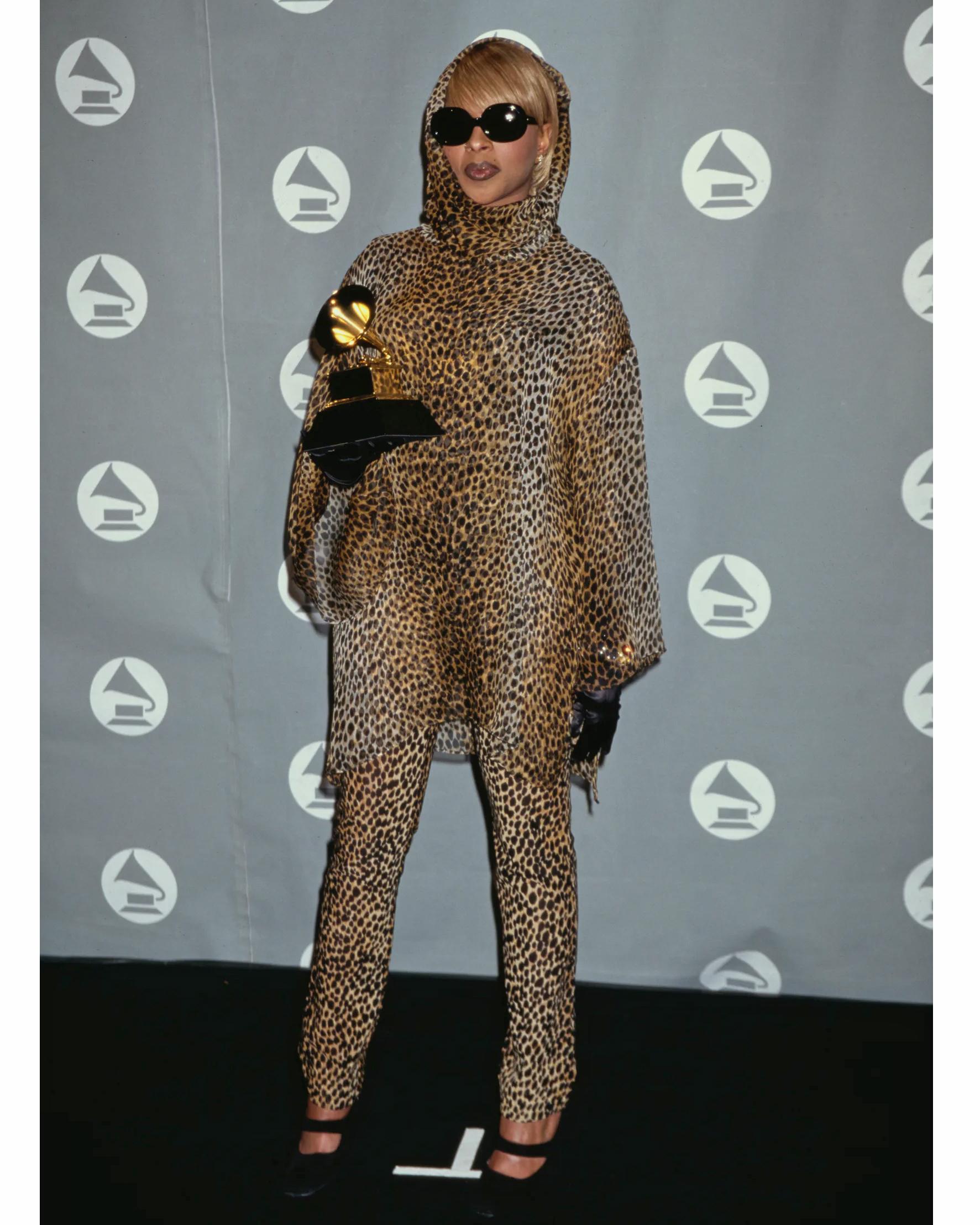 دريس تايجر شيفون