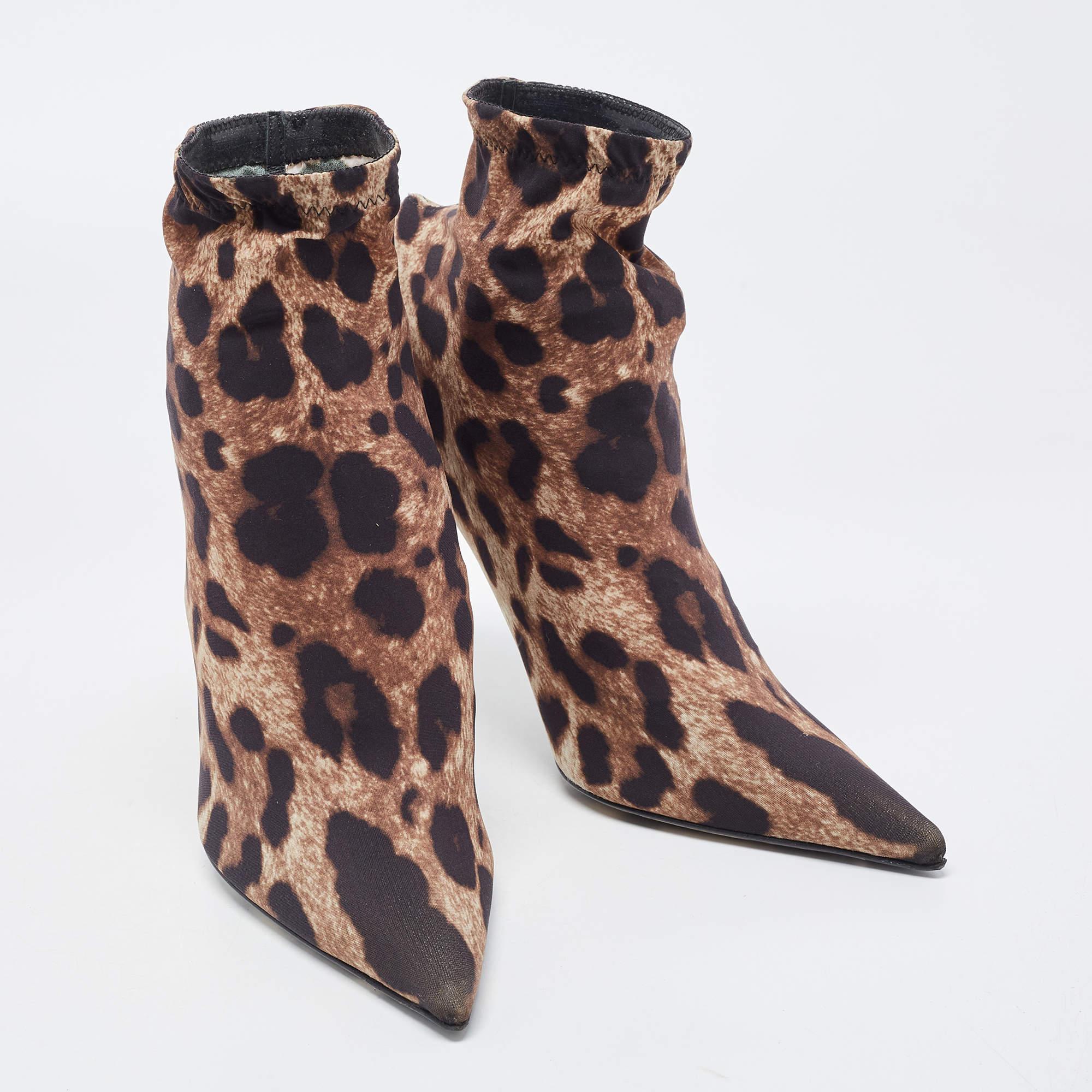 Dolce & Gabbana Tricolor Leopard Print Stretch Stoff Stiefeletten Größe 38 Damen im Angebot